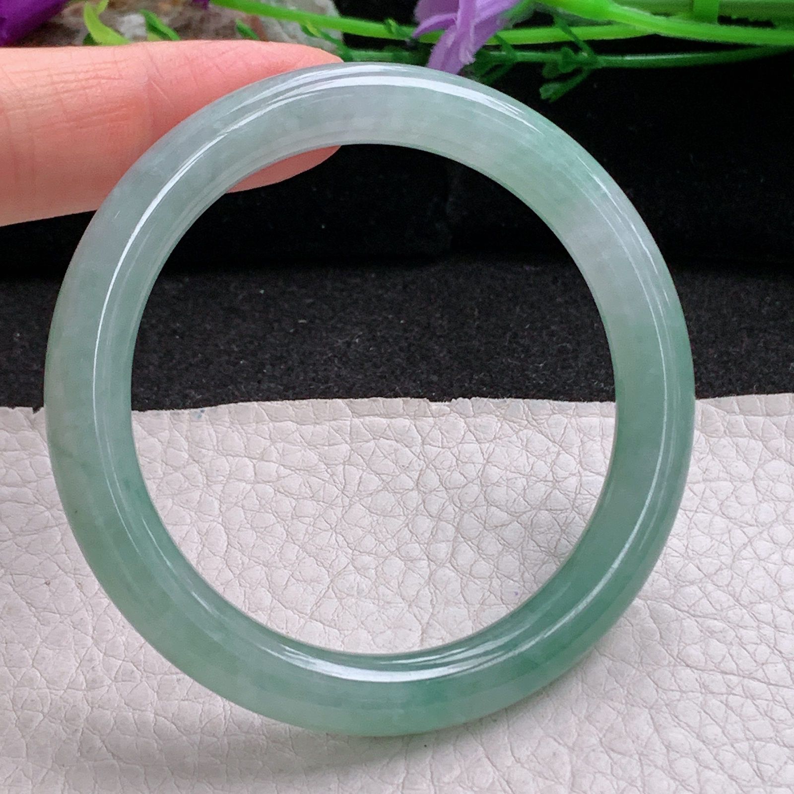 n实拍53*8.5*8.3叮当镯 天然缅甸翡翠a货手镯冰飘花圆条美人镯