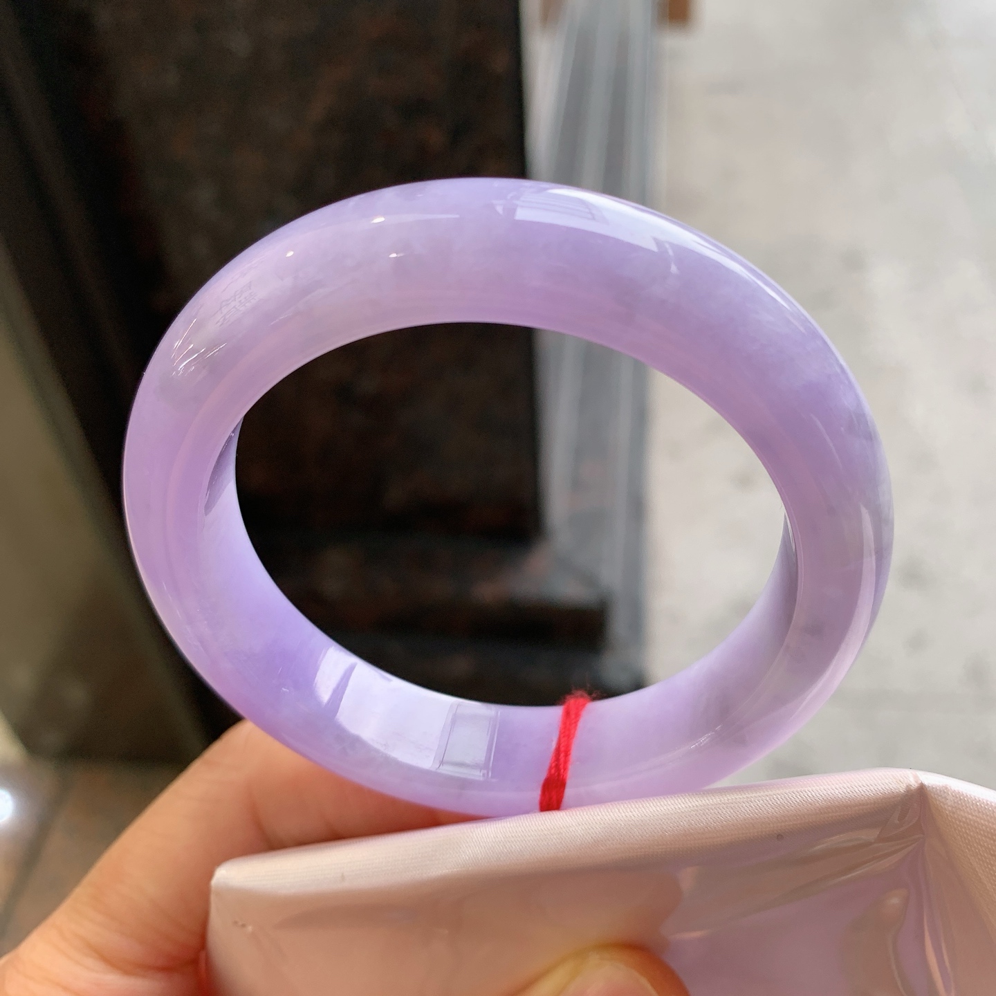 正圈满紫 微晶体结构 尺寸：53.8/12.7/8.9 色浓