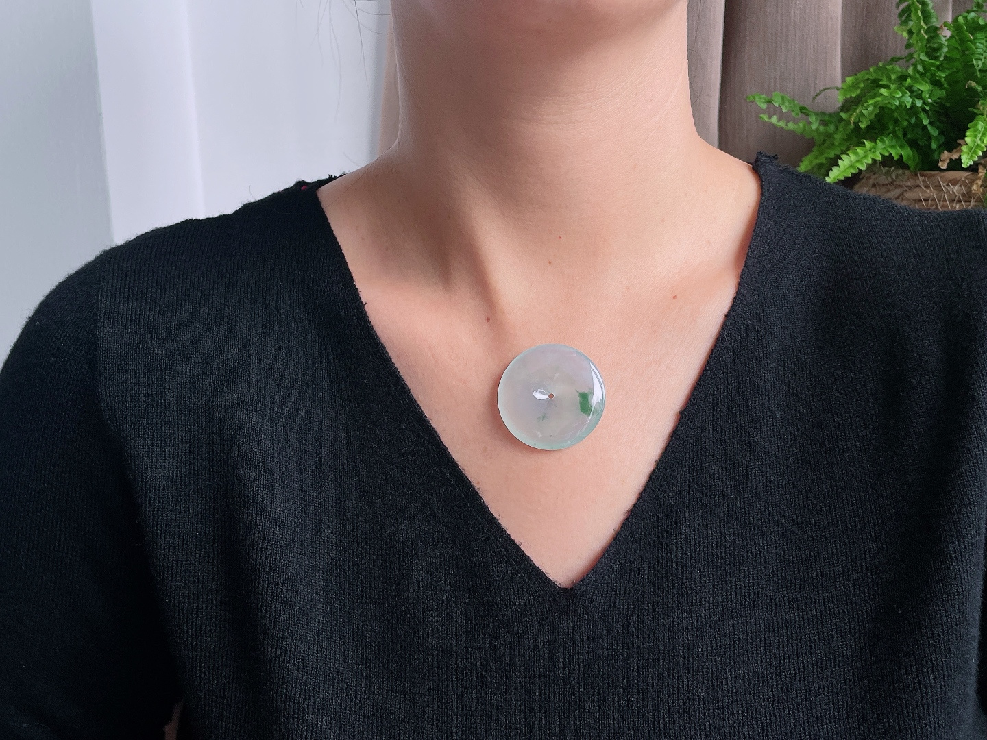 【裸石】冰种飘花平安扣大平安扣吊坠【说明】缅甸 无裂 性比高  【尺寸】35.8-6【重量】15.8克