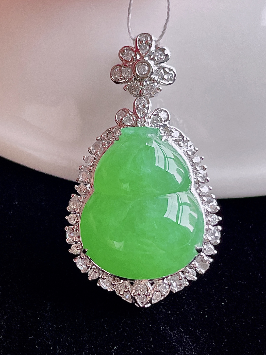 ️ 缅甸葫芦 色绿无比 饱满圆润：31.2/17.5/11.7，裸石：16.6/13.5/4.8，超值