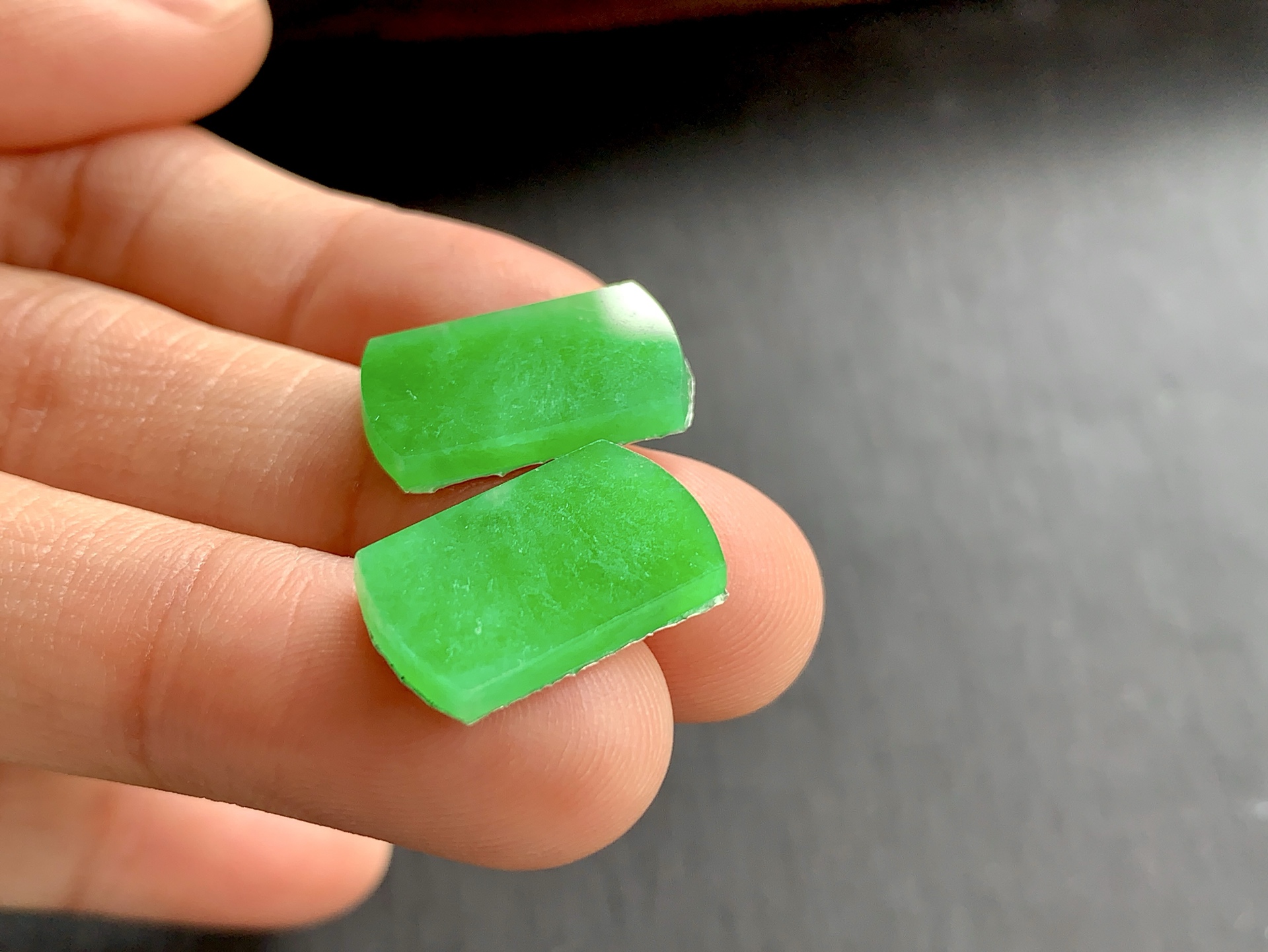 ️ 色泽浓郁的冰绿马鞍一对，尺寸16.9×10×2/16.5×10×2