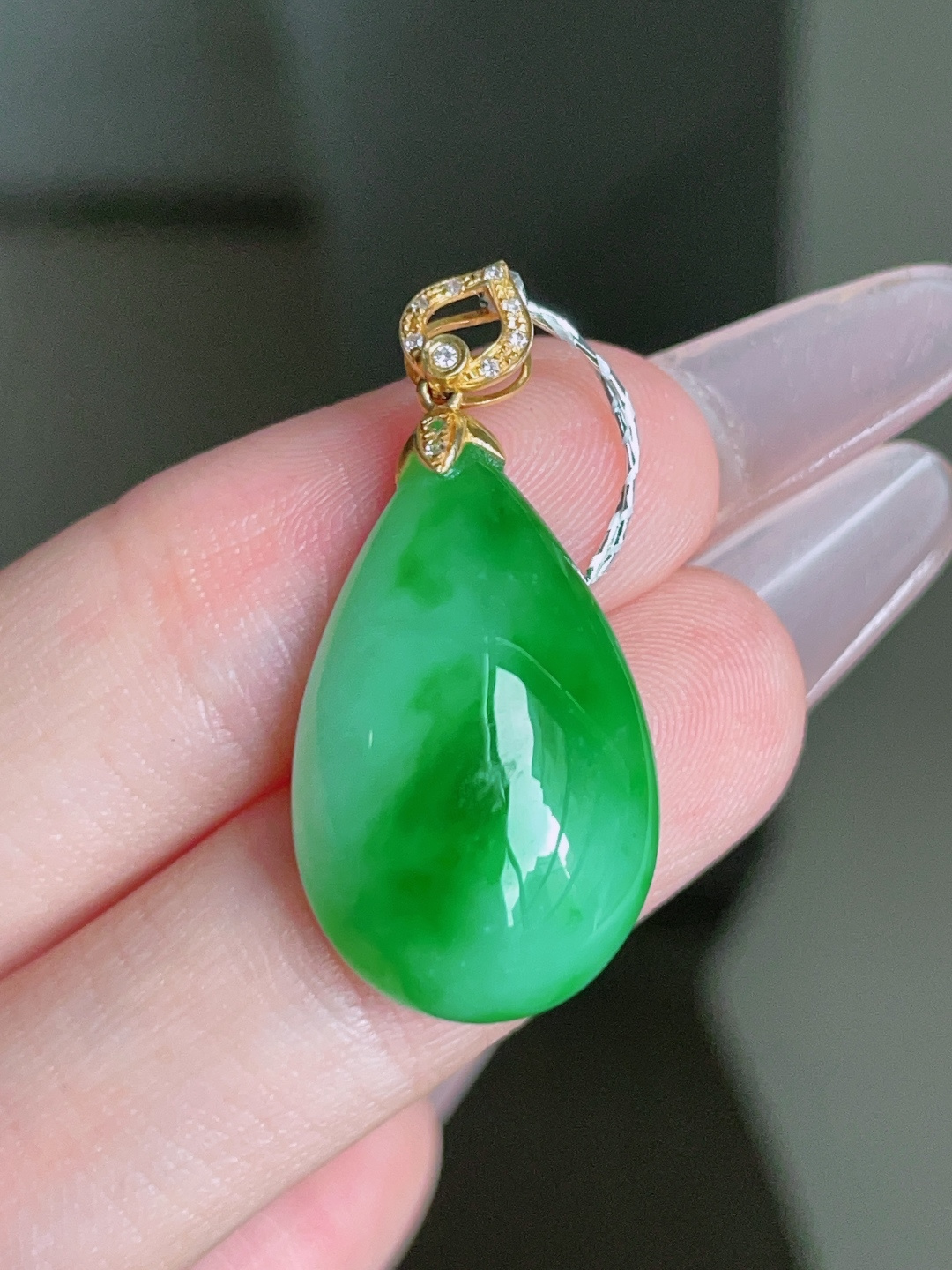 ️ 冰绿水滴，色泽鲜艳 种老水润 18k金镶嵌，尺寸 30.3/14.2/8.1，ss50182a