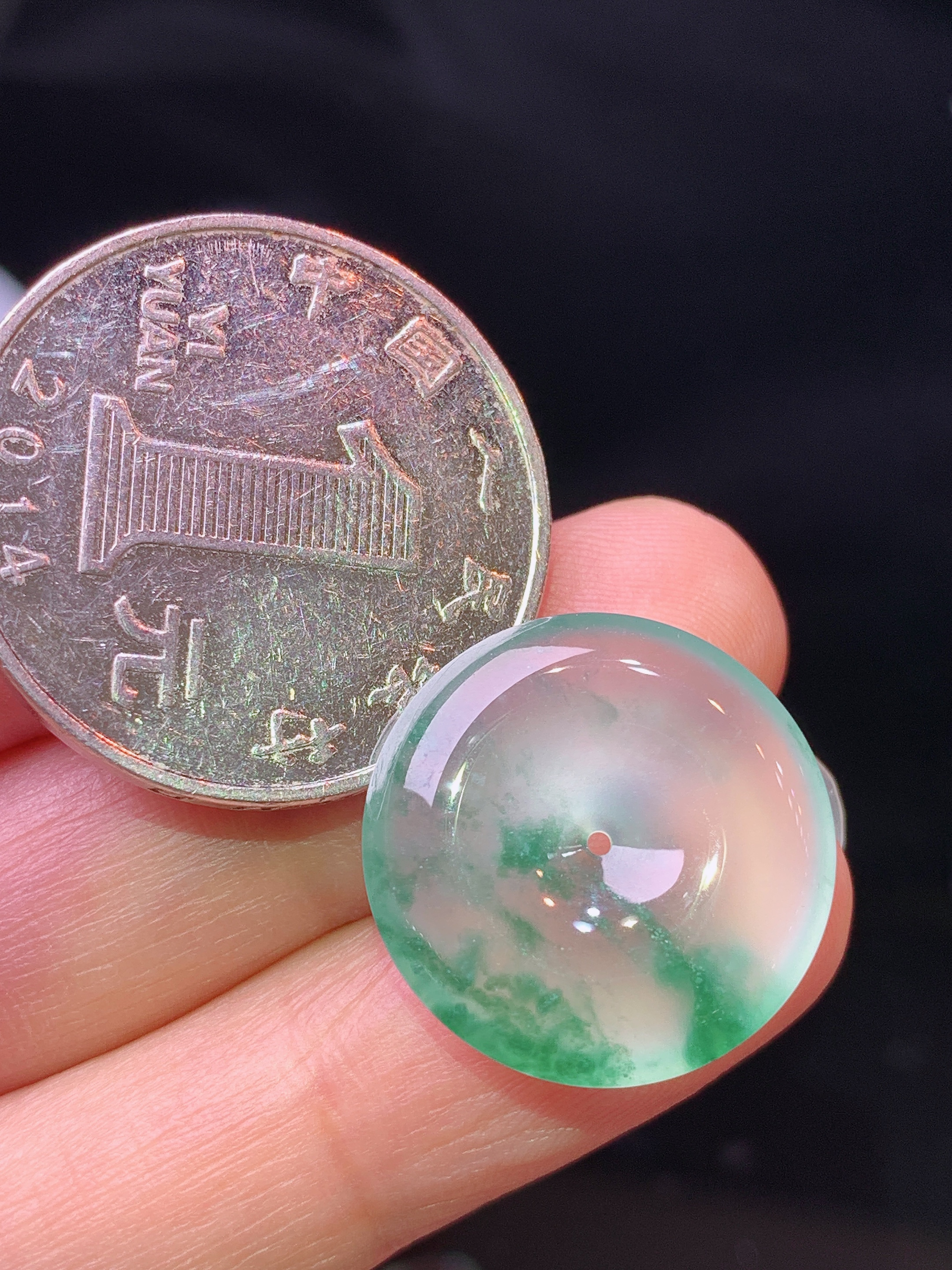 玻璃种飘花平安扣吊坠 玉质细腻 色泽艳丽清新 水润亮眼 整体尺寸18.8*3.8m5