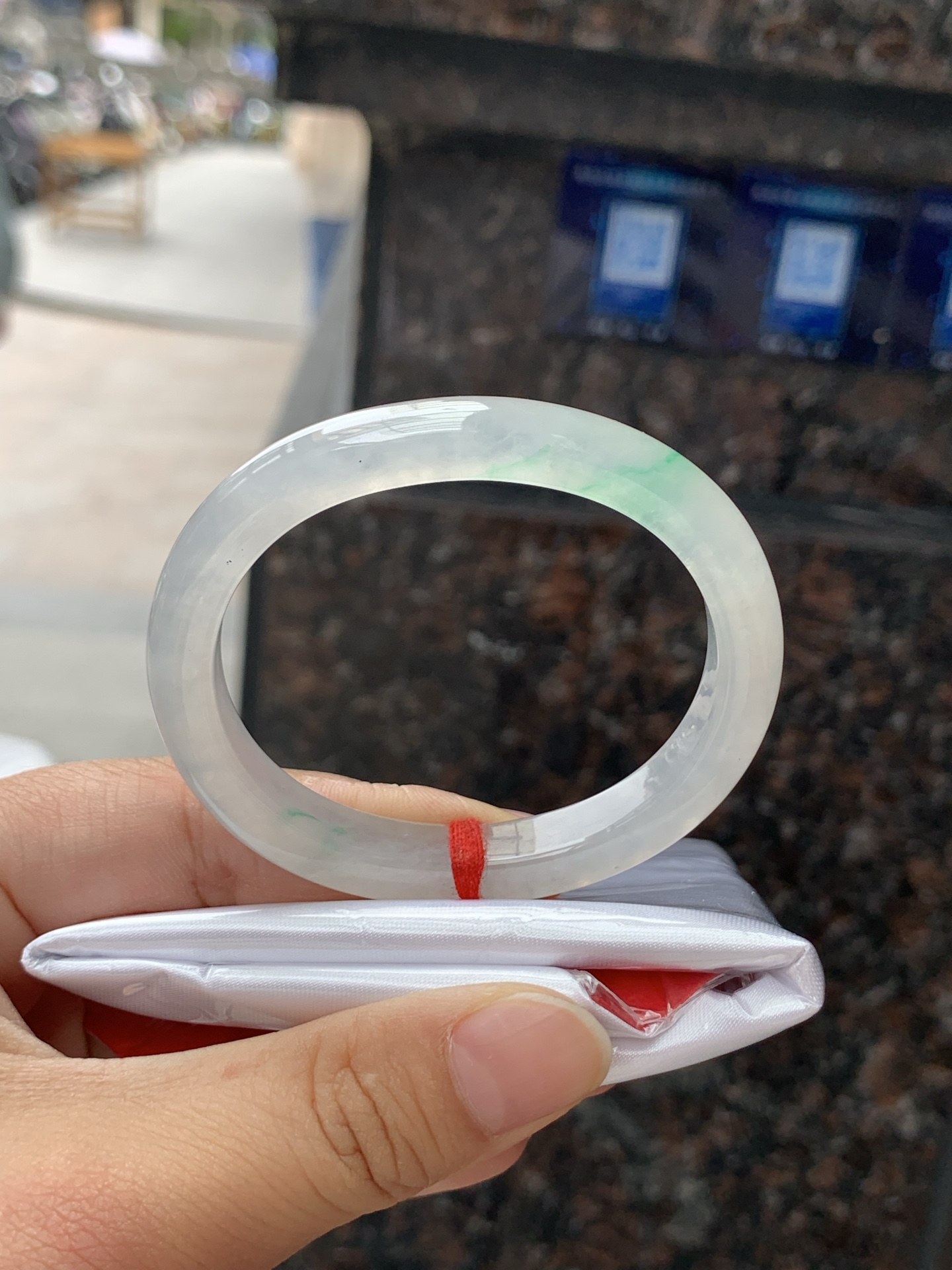 冰飘绿贵妃51.3-43-8.8-7.60422-H732打灯棉线+纹裂，不扣，底妆冰润，一丝阳绿花