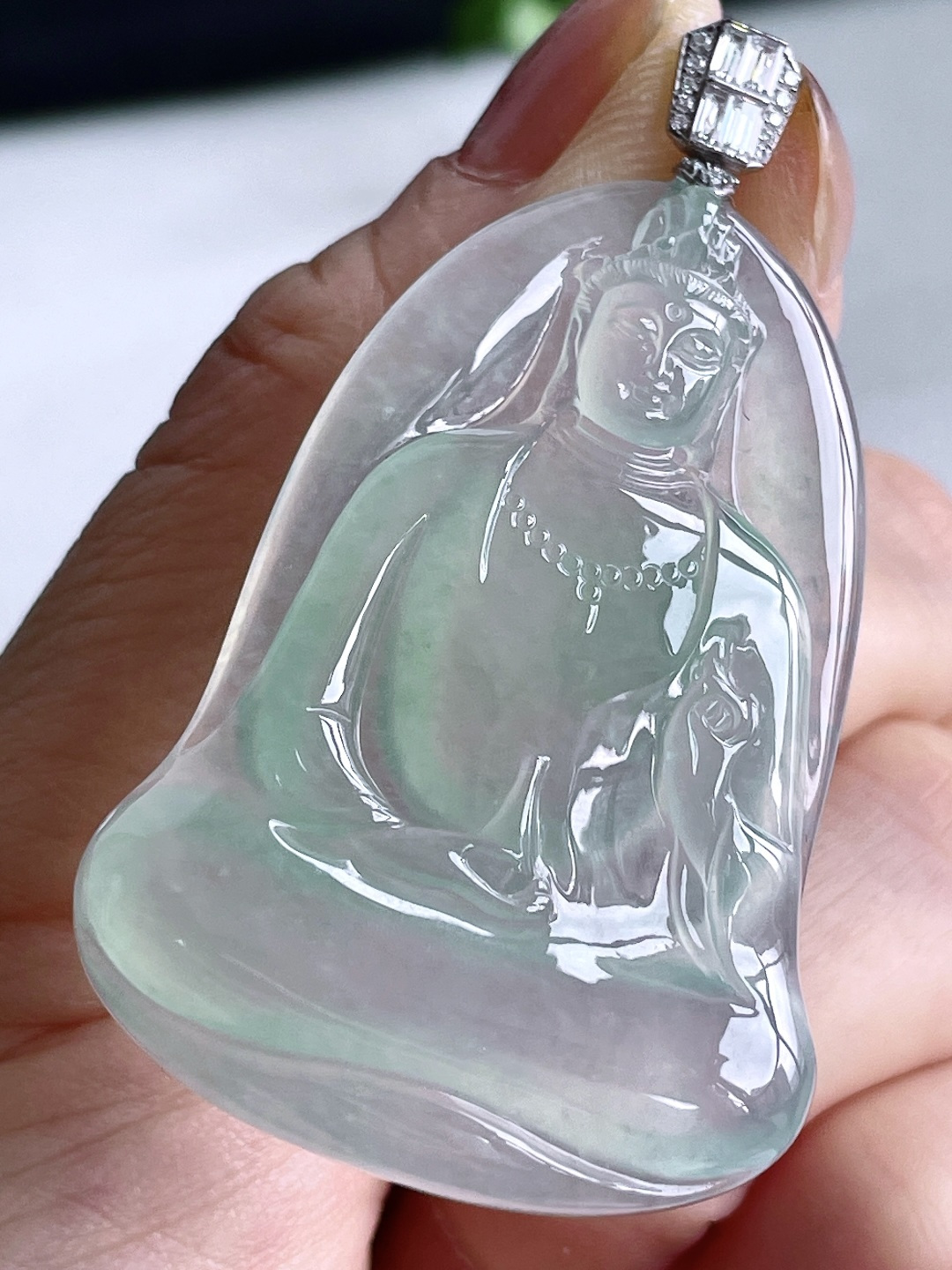 【镶嵌】晴水观音素衣大观音吊坠，缅料 18k金镶嵌 无裂 性比高55.3，裸石47.2-33.6-6，重量17.6克