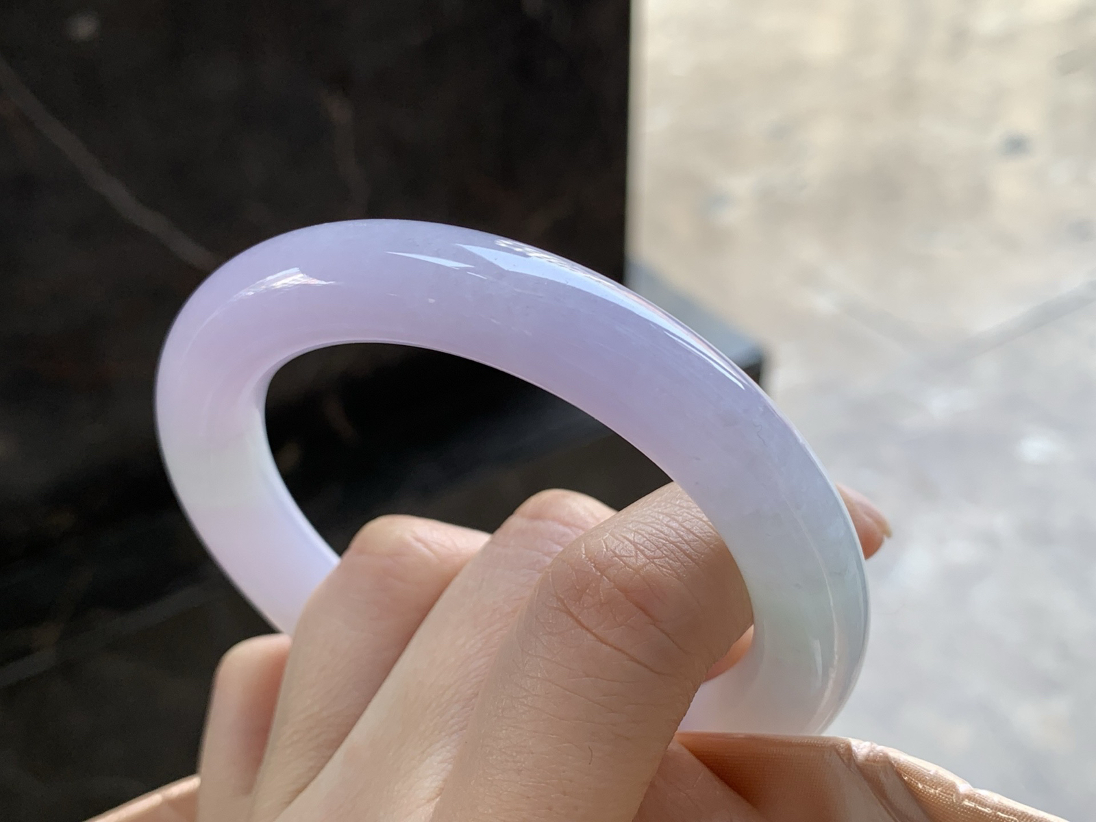 56.5-10.6

粉紫圆条手镯^_^玉质温润