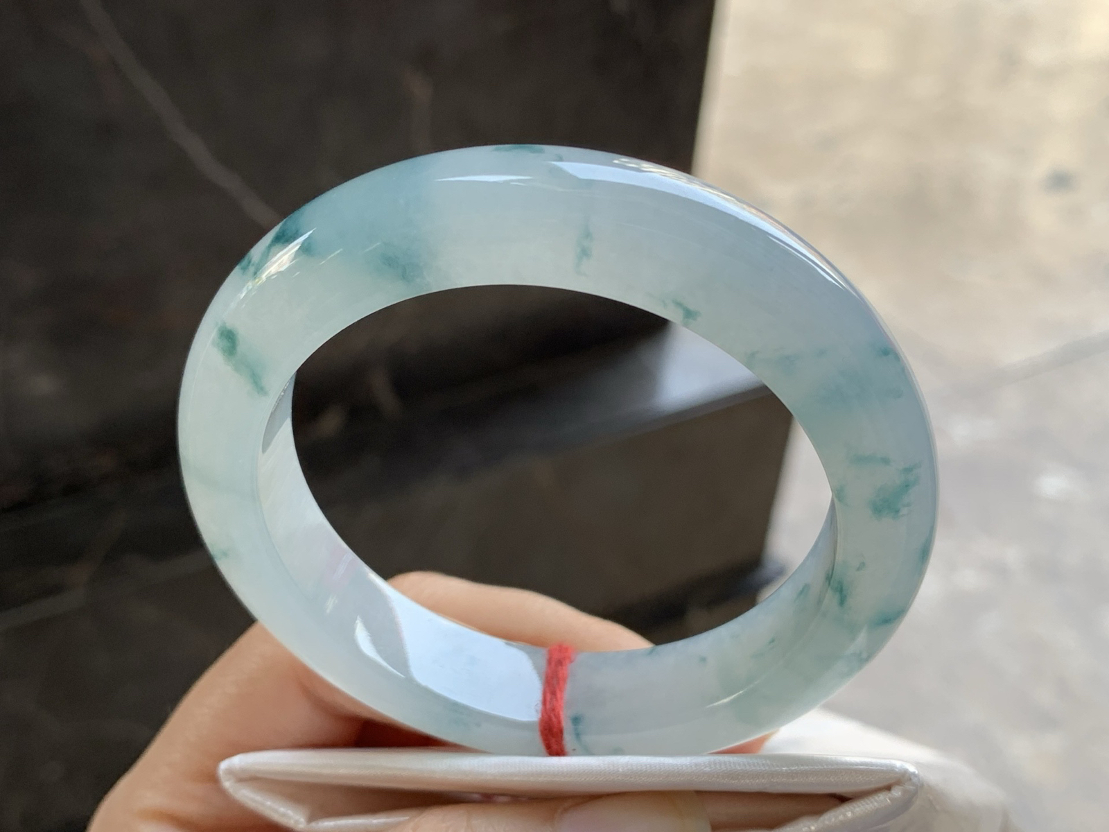 56-12.2-9.4

蓝花手镯^_^清新细腻