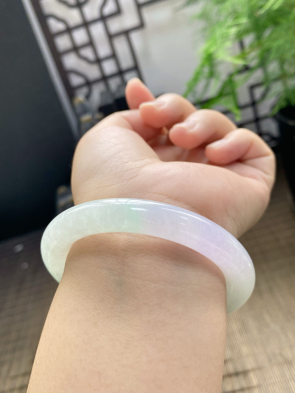 【春彩圆条手镯】
【尺寸】53.2–9.5-9.5