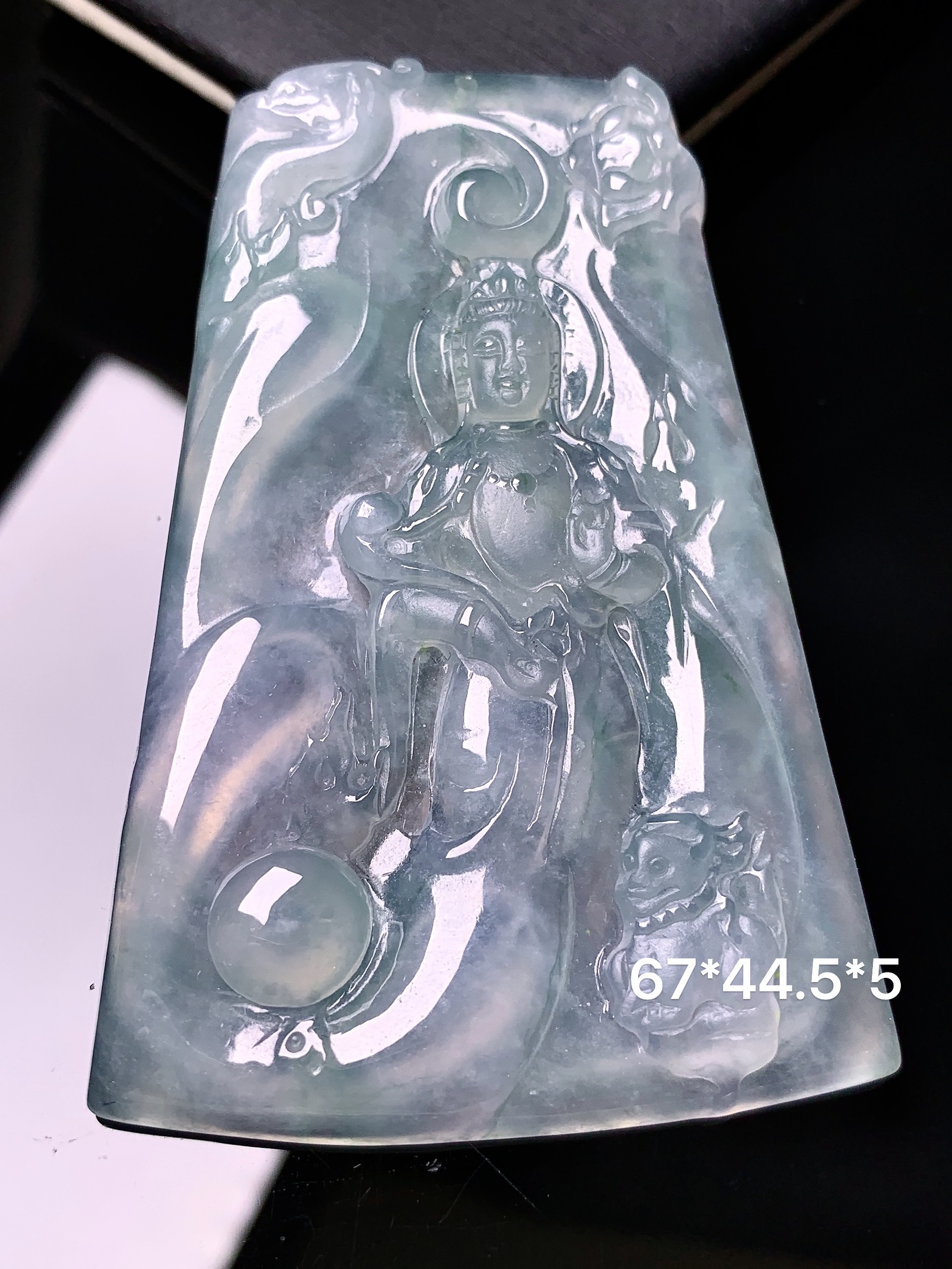 冰种观音菩萨吊坠 玉质细腻 色泽艳丽清新 水润亮眼 整体尺寸67*44.5*5h3