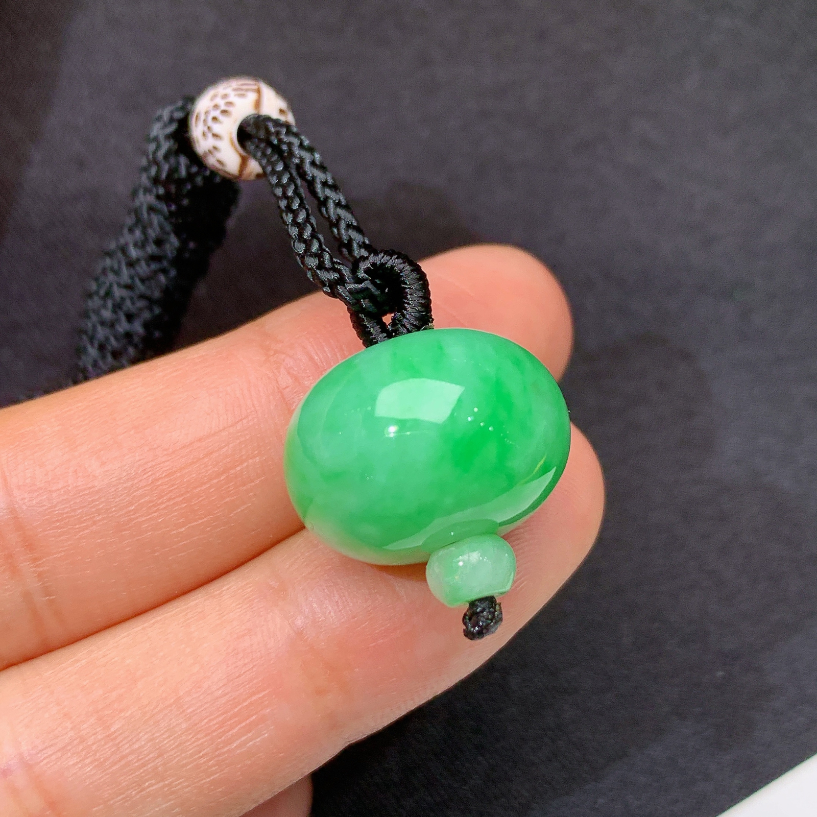 飘绿路路通，镶嵌佳品，冰润色阳，玉质细腻，种水足，J34 尺寸17.2*12