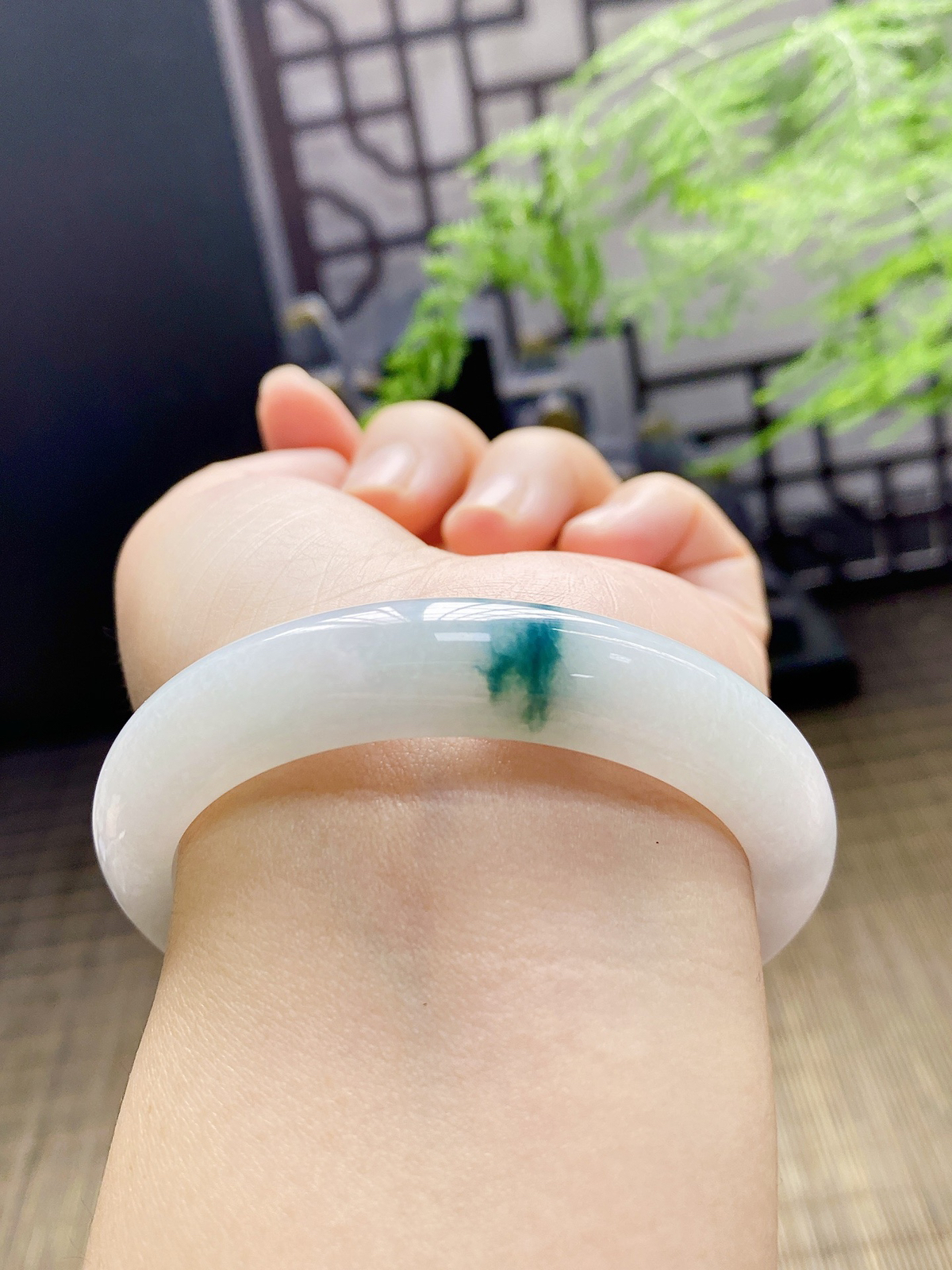 【一抹飘花手镯】
【尺寸】56.7-8-12