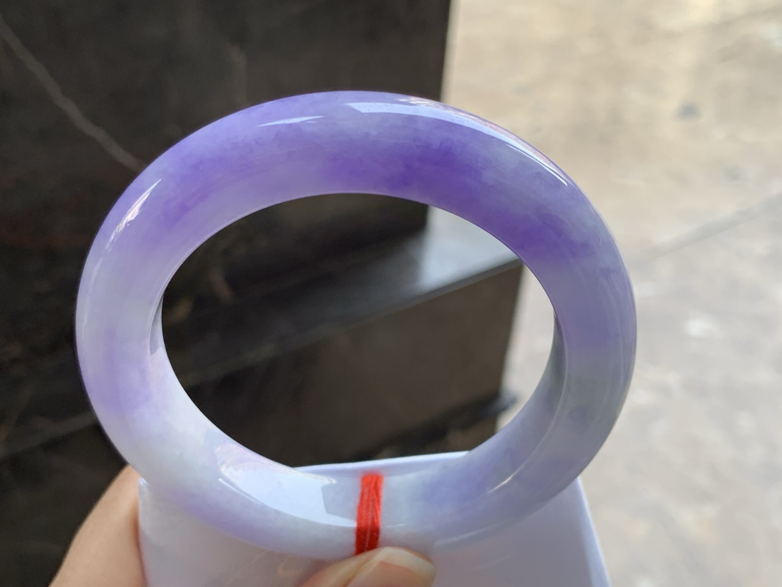 58.5-12.9-11

紫罗兰手镯^_^颜色鲜艳 玉质温润