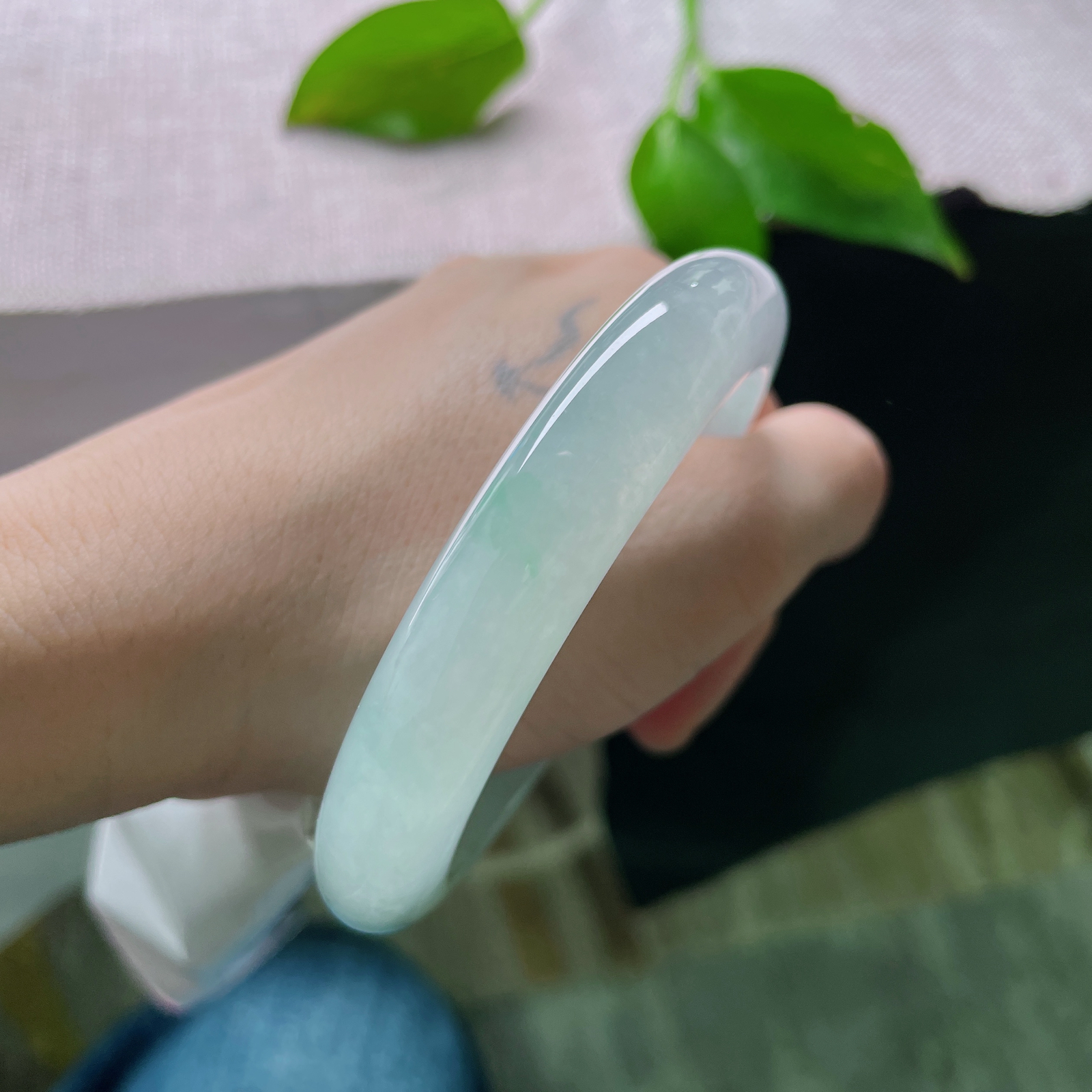 60/12.1/8.7，冰晴底正圈，大圈口，冰胶感十足，浅蓝温柔入骨..