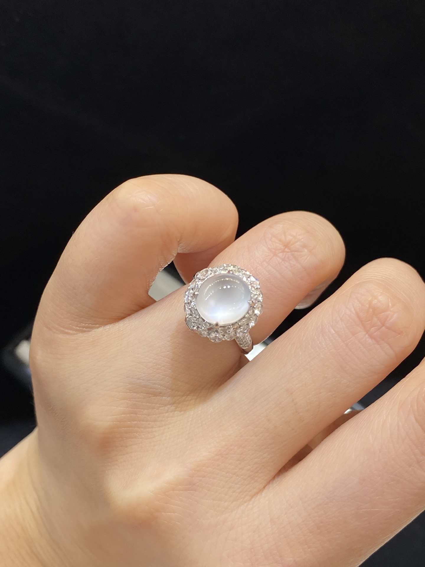 冰种 纯净 茅台白 起光 蛋面 吊坠 戒指 两用款 18k金尺寸21.2/15.5-14.1/11.6（裸石10-9-4.5）