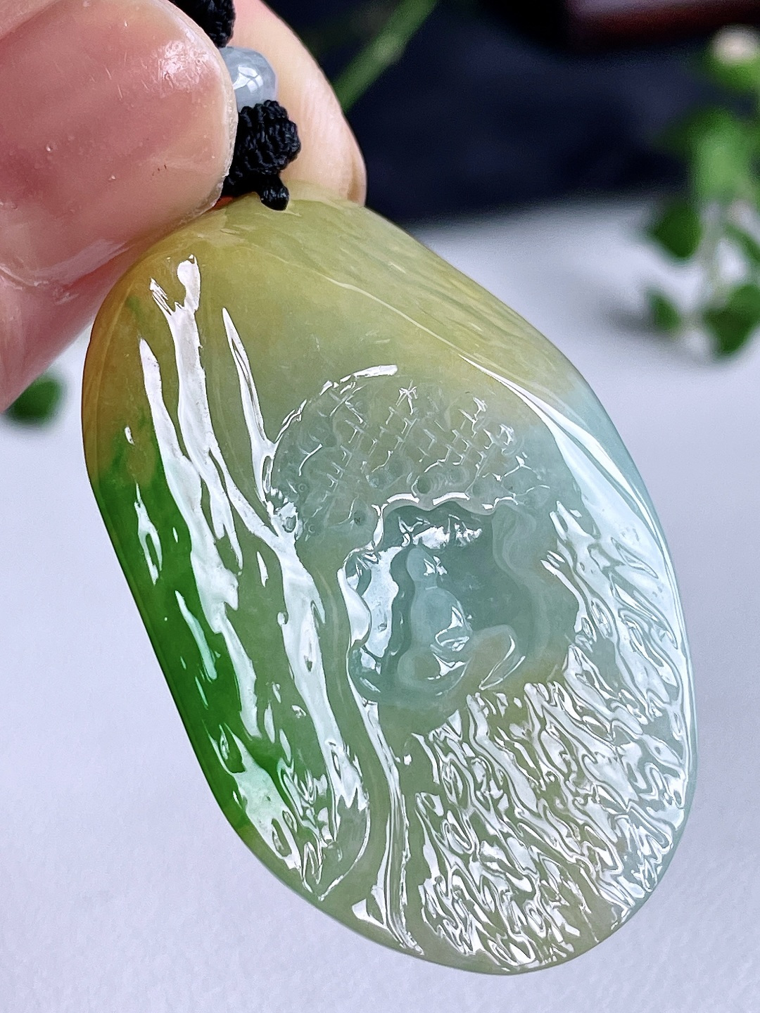 【裸石】冰黄加绿悟道无相佛牌吊坠【说明】缅甸 无裂 性比高  【尺寸】42.5-26.3-11.7【重量】22.3克【】 2200不议