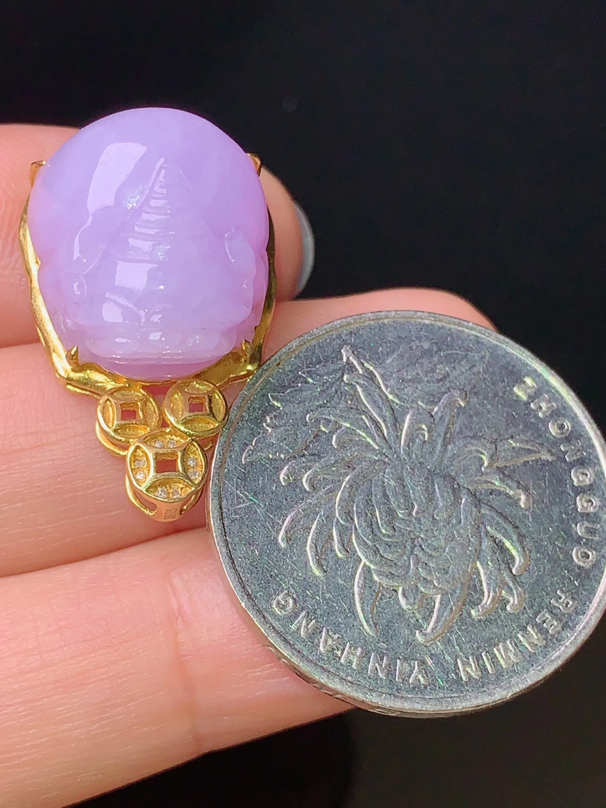 18k金镶嵌紫罗兰貔貅吊坠 玉质细腻 色泽艳丽  整体尺寸24.5*15.5*11