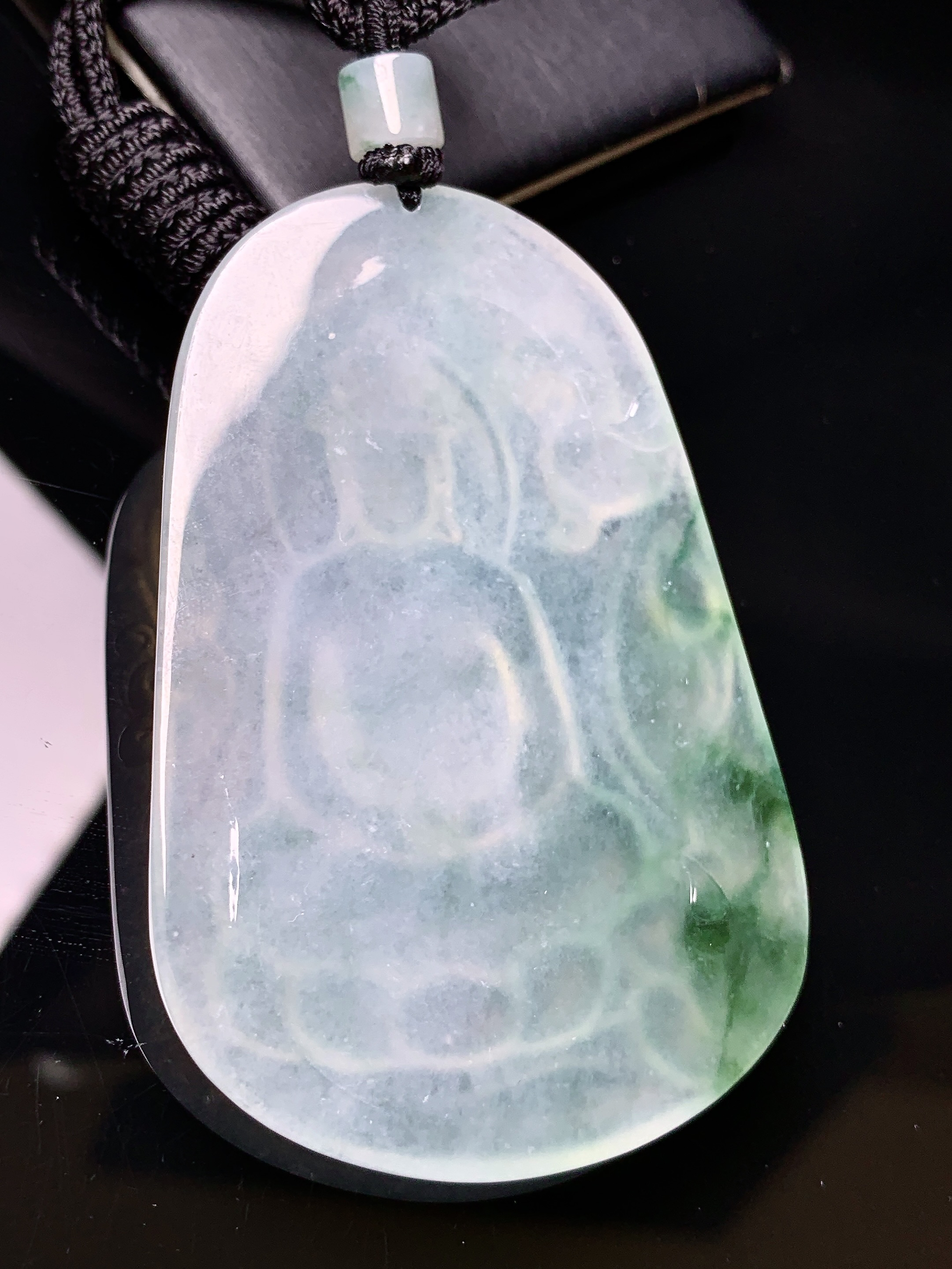 冰种飘花观音菩萨吊坠 玉质细腻 色泽艳丽清新 水润亮眼 整体尺寸69.5*45*5.8L1