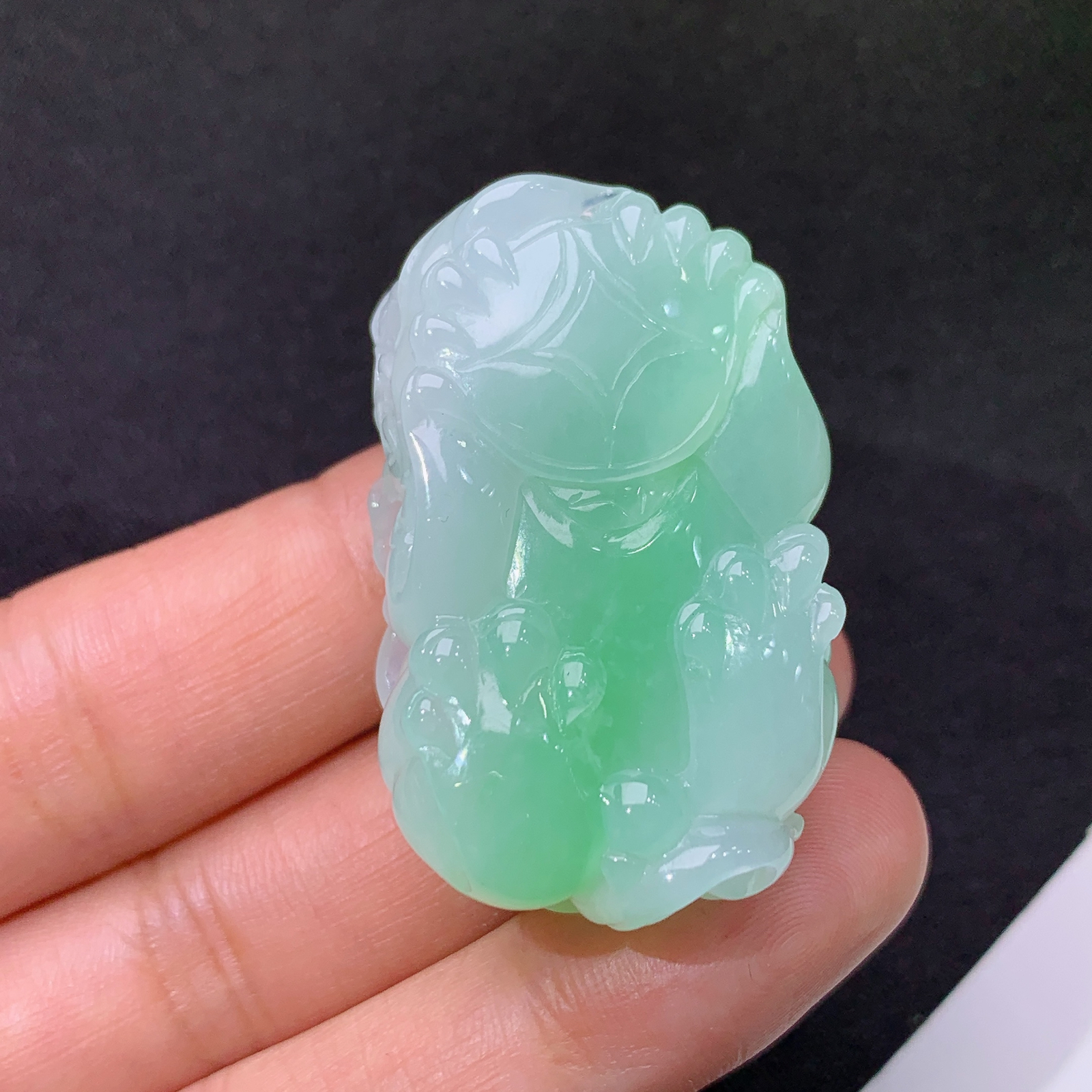 冰飘绿貔貅，厚装种老，冰润细腻，种水足，Xili 尺寸40*24.6*18