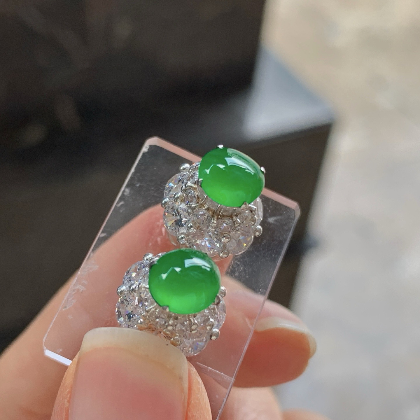 冰绿戒面^_^饱满 透亮 荧光十足 铜托