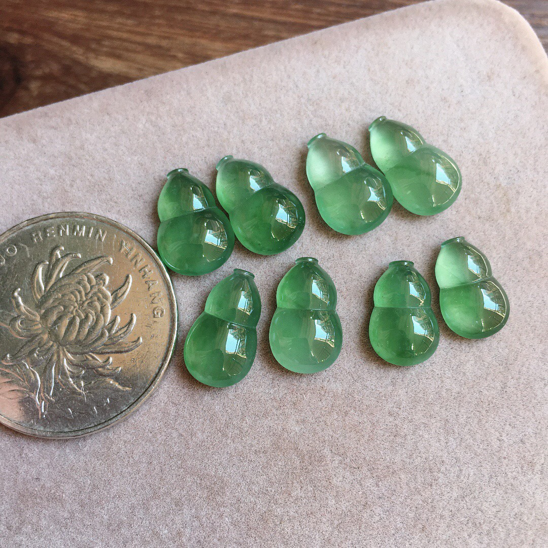 冰晴底葫芦一手，镶嵌佳品，冰润饱满，玉质细腻，种水足，001 尺寸12.3*8.4*3.8