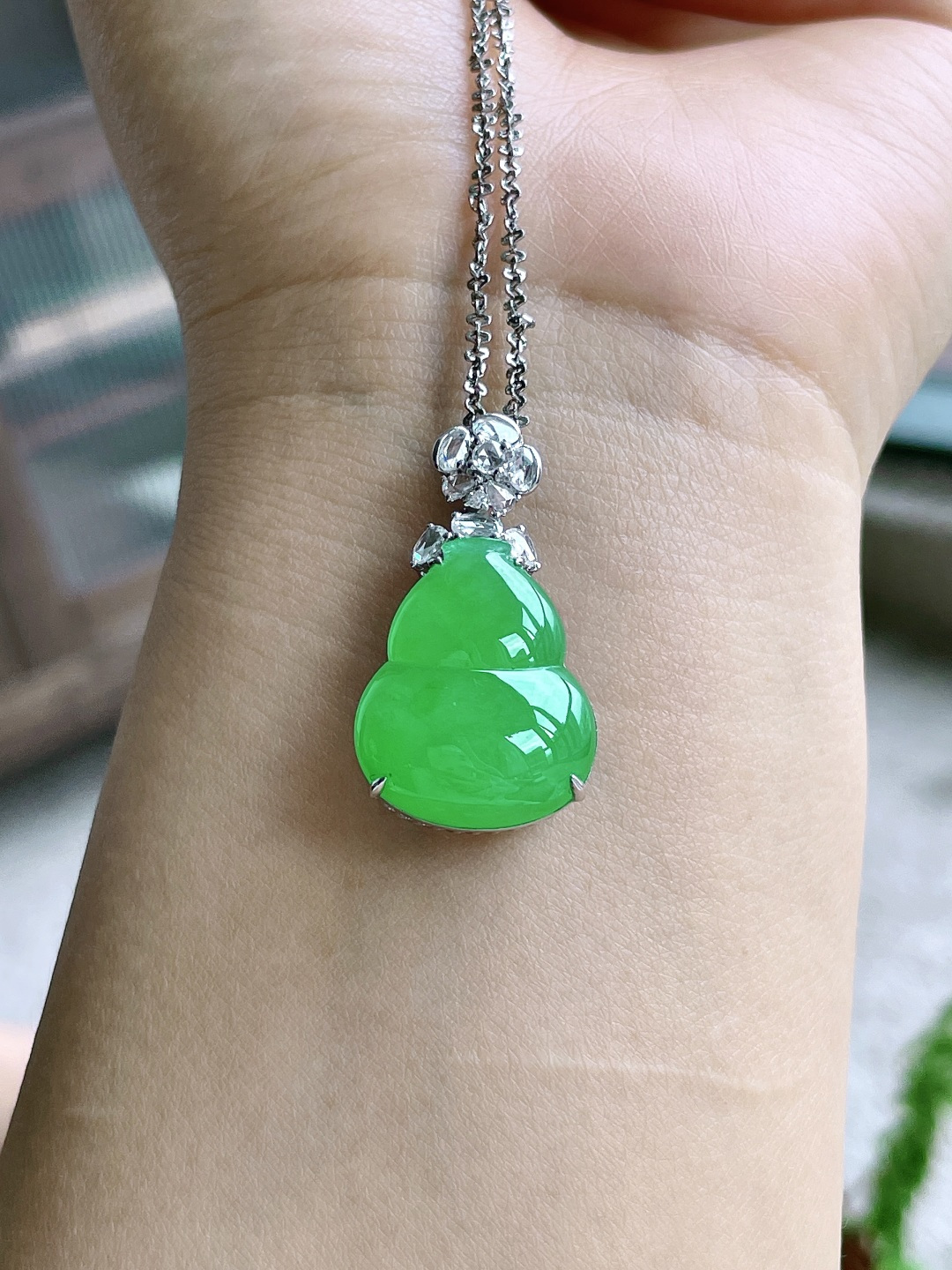 【镶嵌】高冰阳绿葫芦大葫芦吊坠  【说明】缅甸 18k金镶嵌 无裂 性比高  【整体】32.2-1