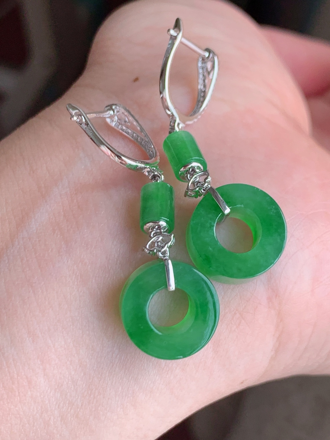 ️ 冰阳绿甜甜圈耳坠，无裂色阳，裸石13.-638.8，自然光拍摄