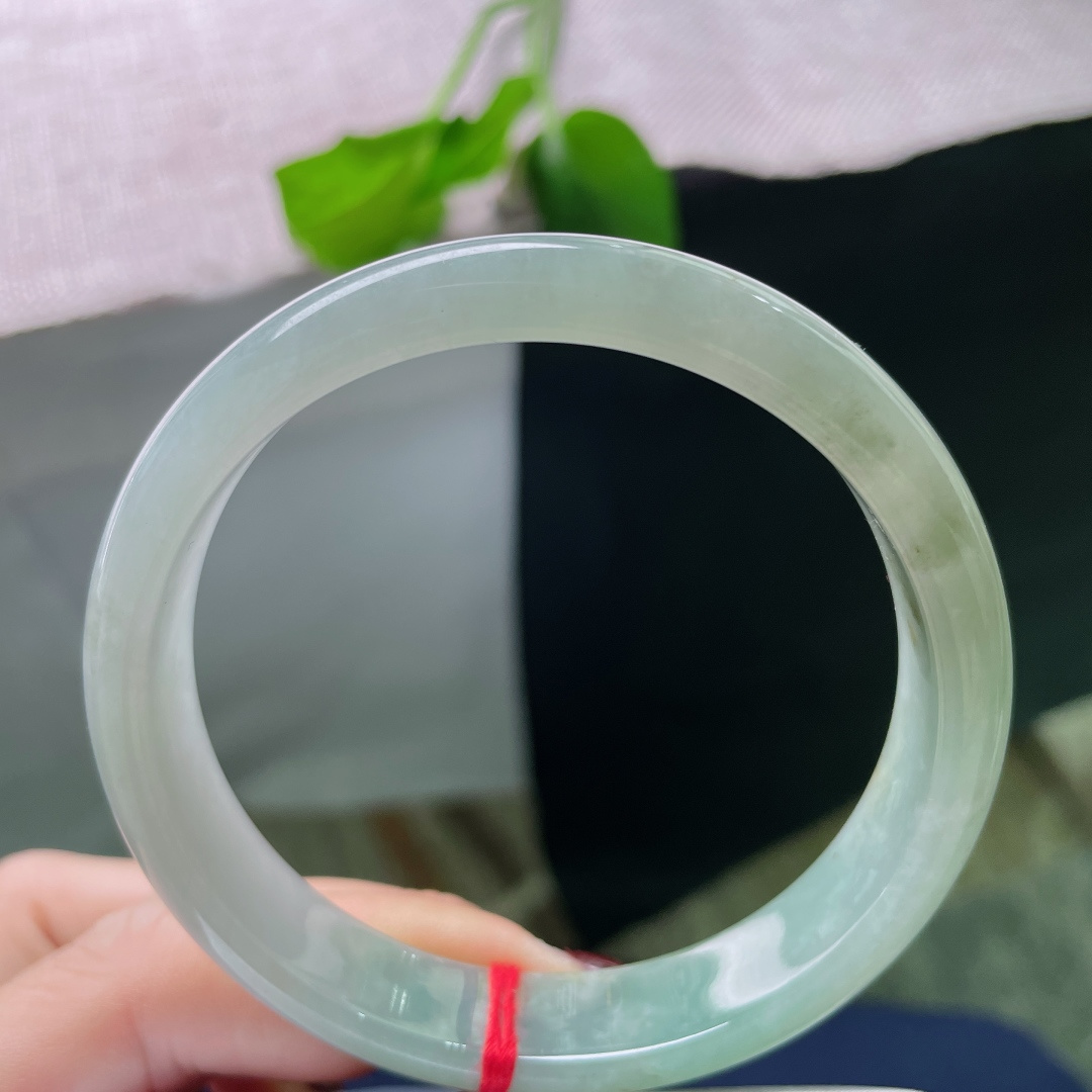 58.5/12.1/6.5，浅油绿正圈，水头好，种老，温温柔柔，天然杂质，皮纹，ss51615a