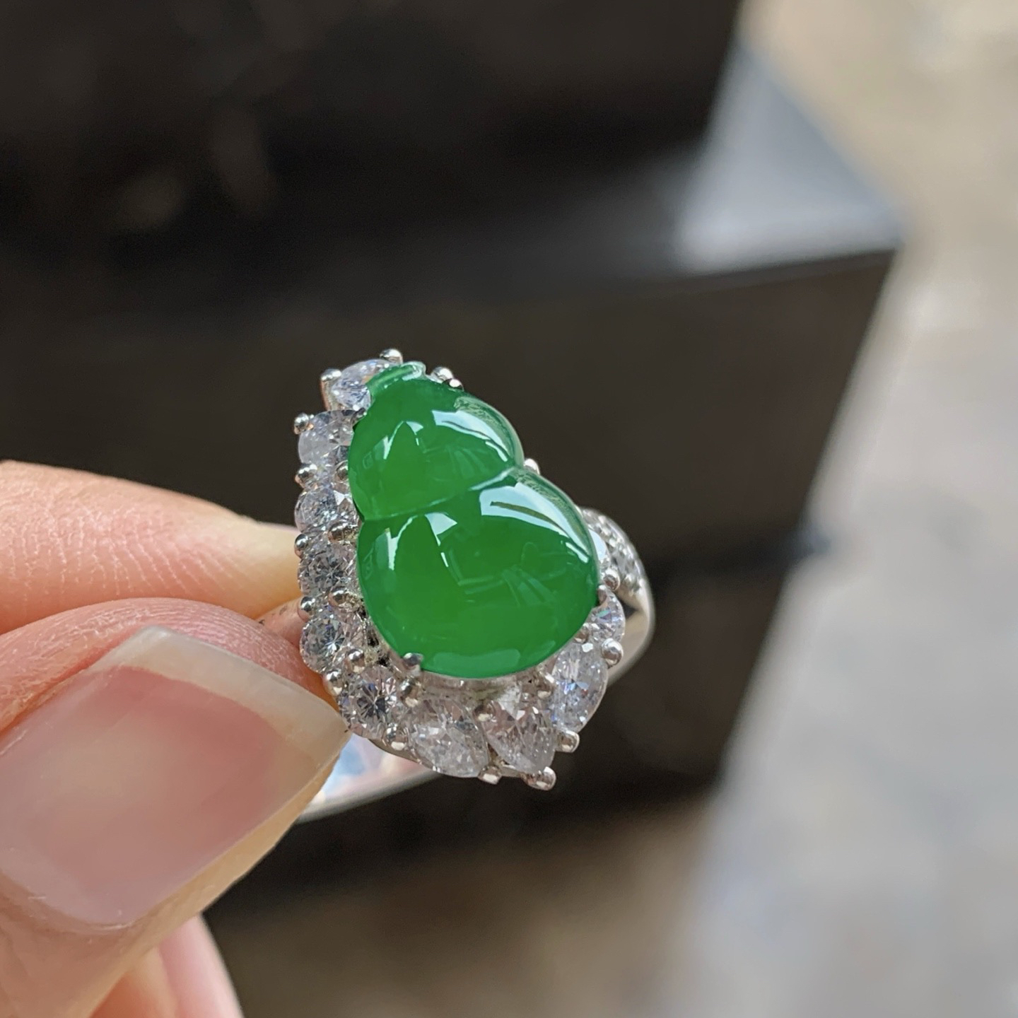 冰绿葫芦套装^_^戒指耳钉一套 铜托 鲜艳 水润