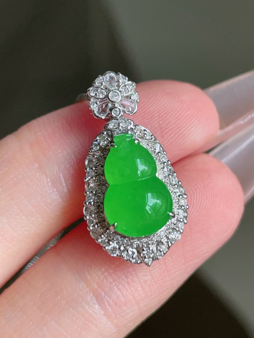 ️ 冰种阳绿葫芦 色泽鲜艳 种老水润 18k金镶嵌 整体 22.6/11.8/9.3 裸石 11.2/7.4