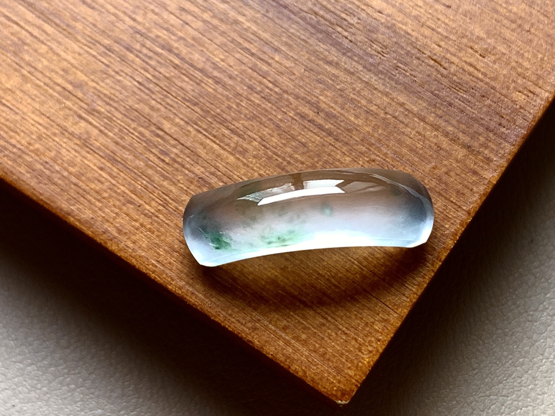 ️ 玻璃种飘花马鞍 飘花青翠漂亮，荧润起光，无裂尺寸17.5*5.3*4.6 超值