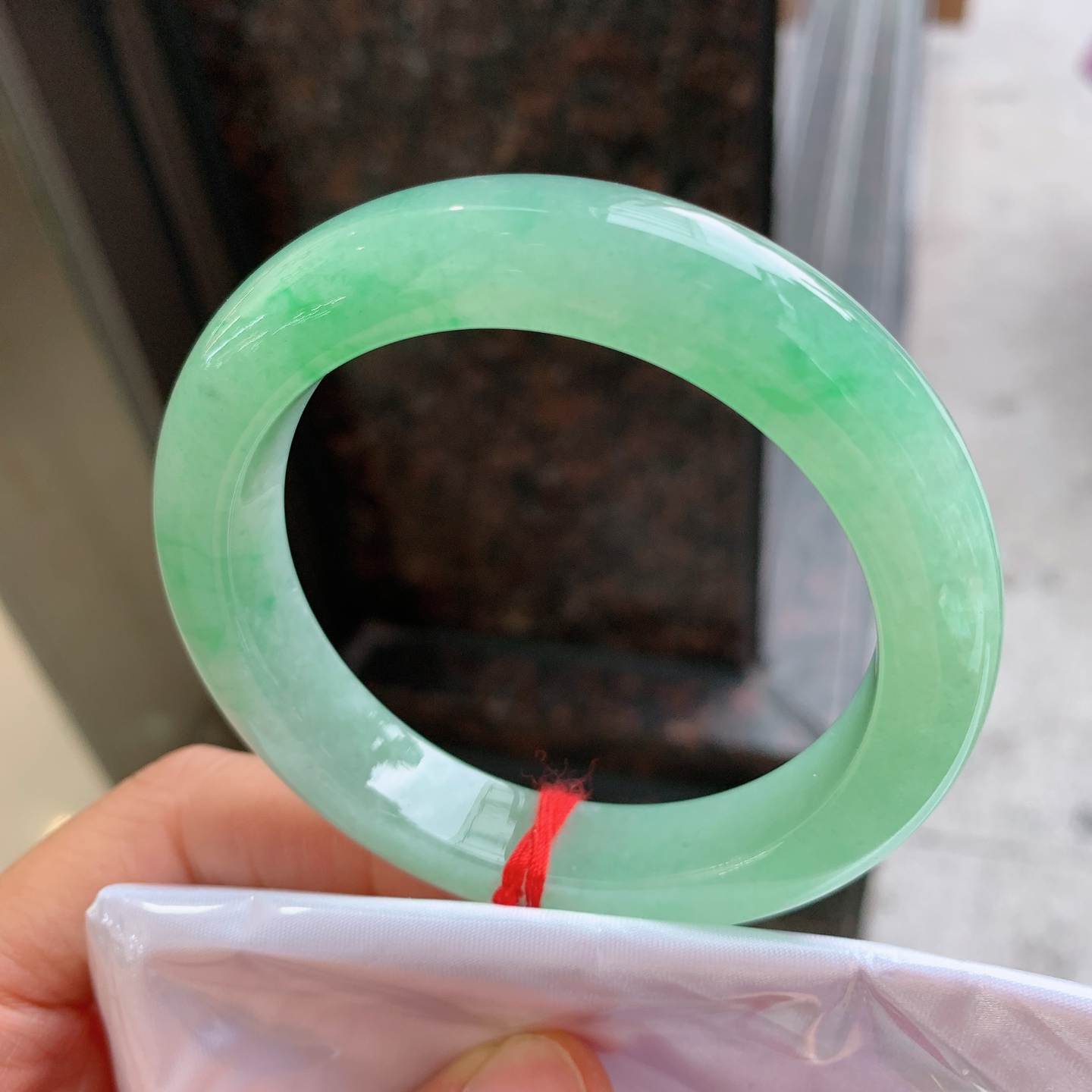 正圈冰飘绿 有颗美人痣 尺寸：56.8/11.9/9.6 版型好