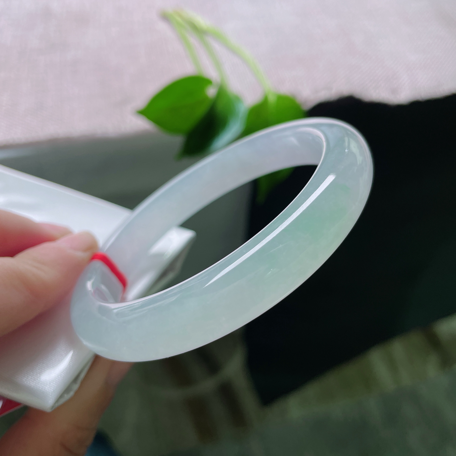 59.7/11.2/8.7，冰春彩正圈。韵味悠长，像晨雾里未醒的丁香，烂漫天真..