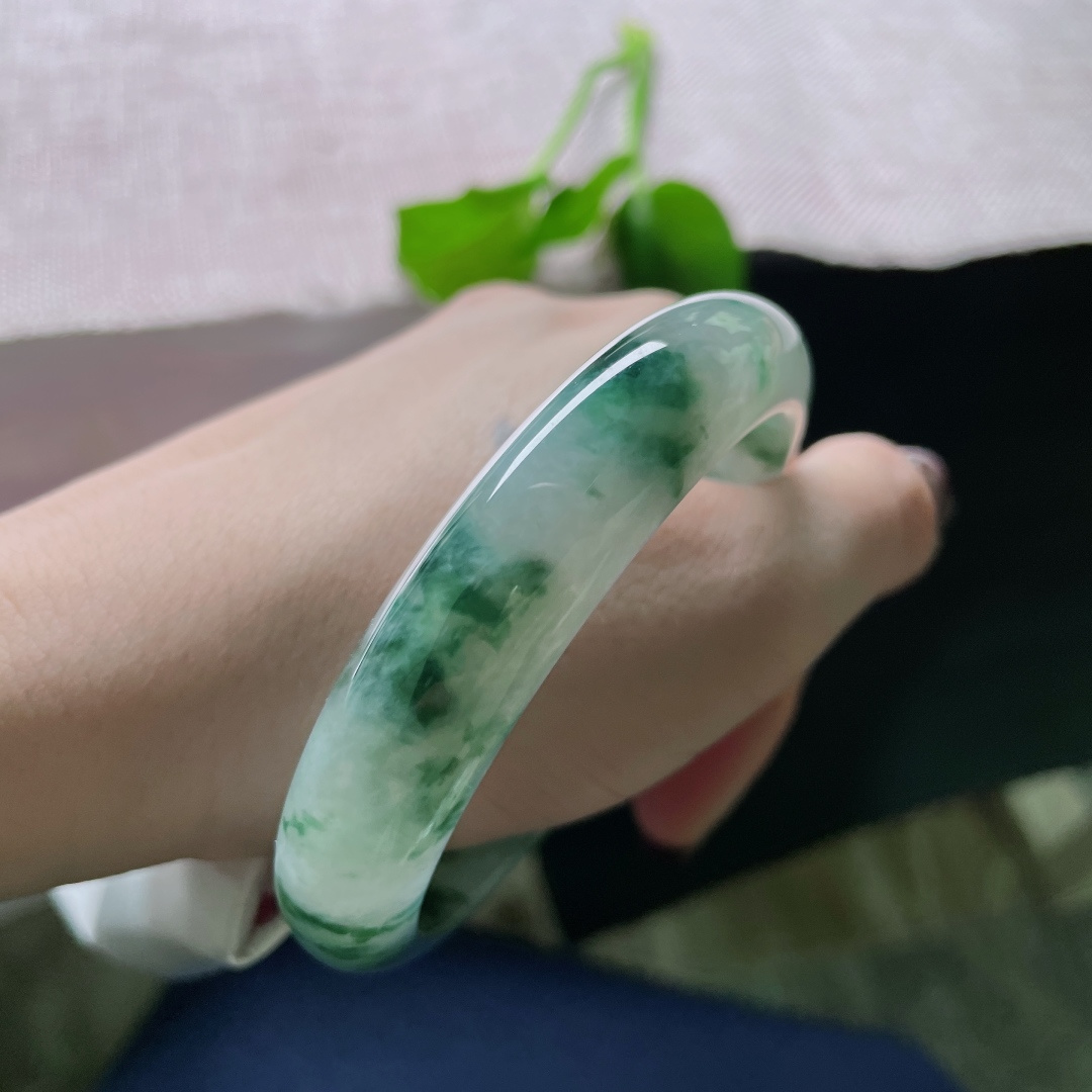 59.5/13.3/8.2飘花正圈，水润，青绿与素白交织，或似云霭游走，晶体纹，ss49414a