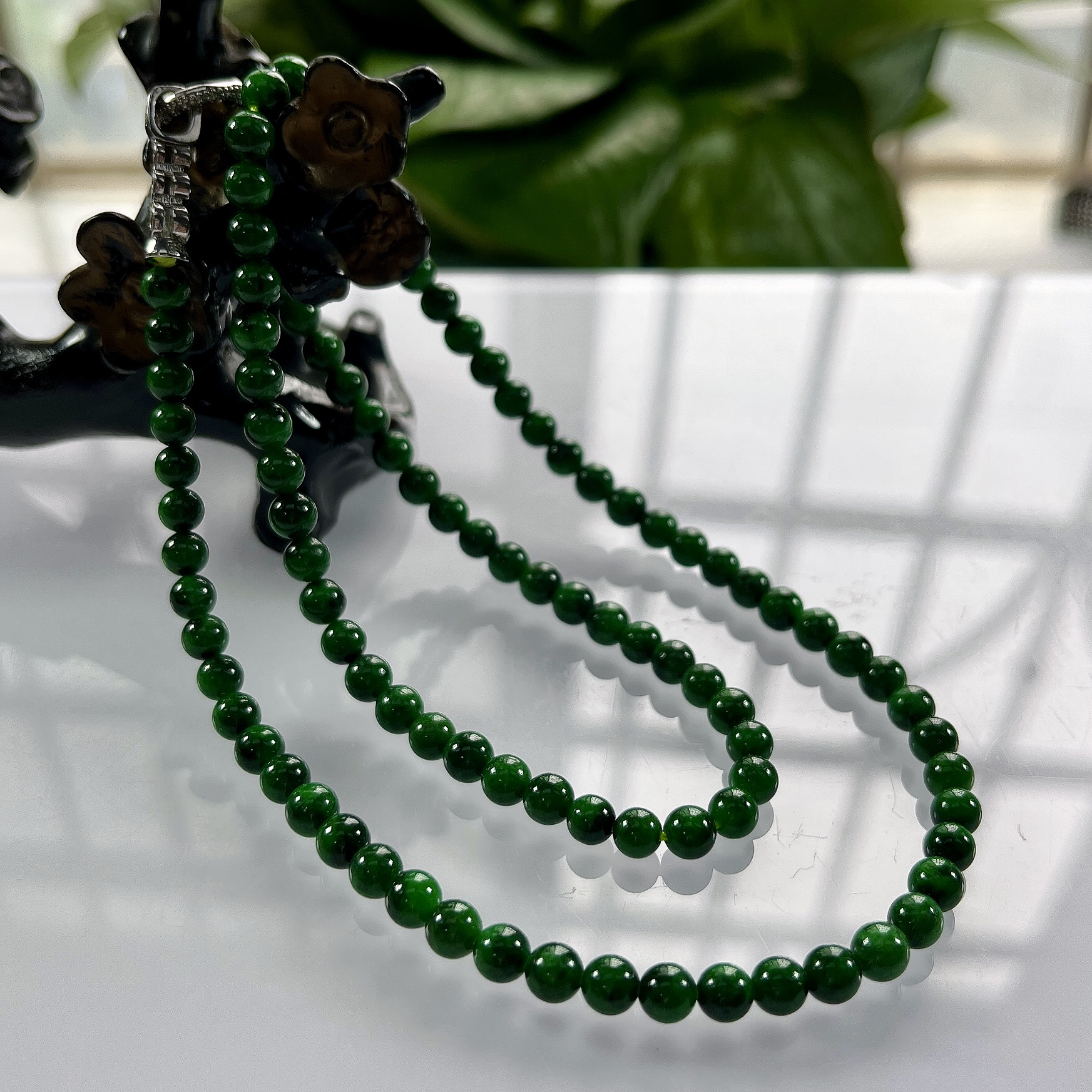 缅甸天然翡翠A货，卡5水润辣绿圆珠项链手链，尺寸：5mm/98颗，长度515mm，重量：23.28g