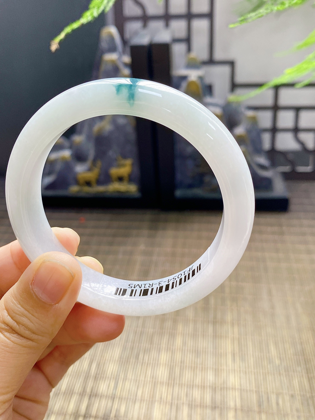 【一抹飘花手镯】
【尺寸】56.7-8-12