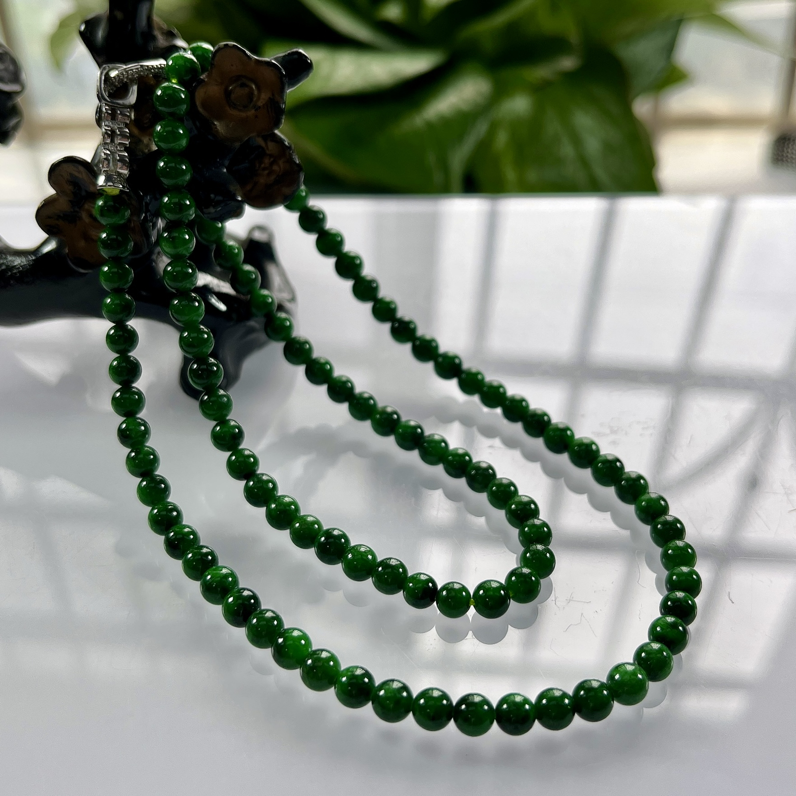 缅甸天然翡翠A货，卡5水润辣绿圆珠项链手链，尺寸：5mm/98颗，长度515mm，重量：23.28g