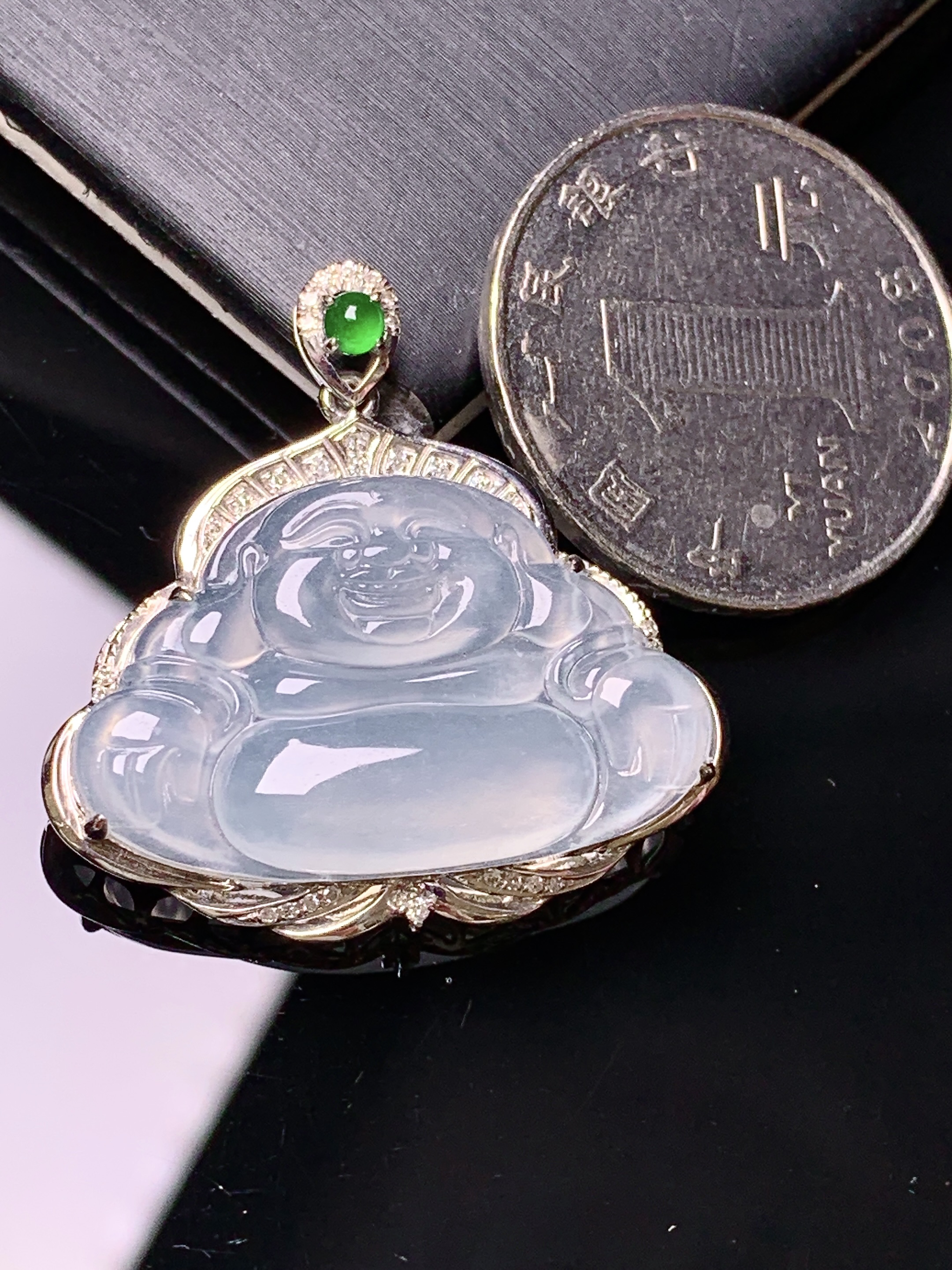 18k金钻镶嵌冰种佛公吊坠 玉质细腻 色泽艳丽清新 水润亮眼 整体尺寸30*30.2*7t1