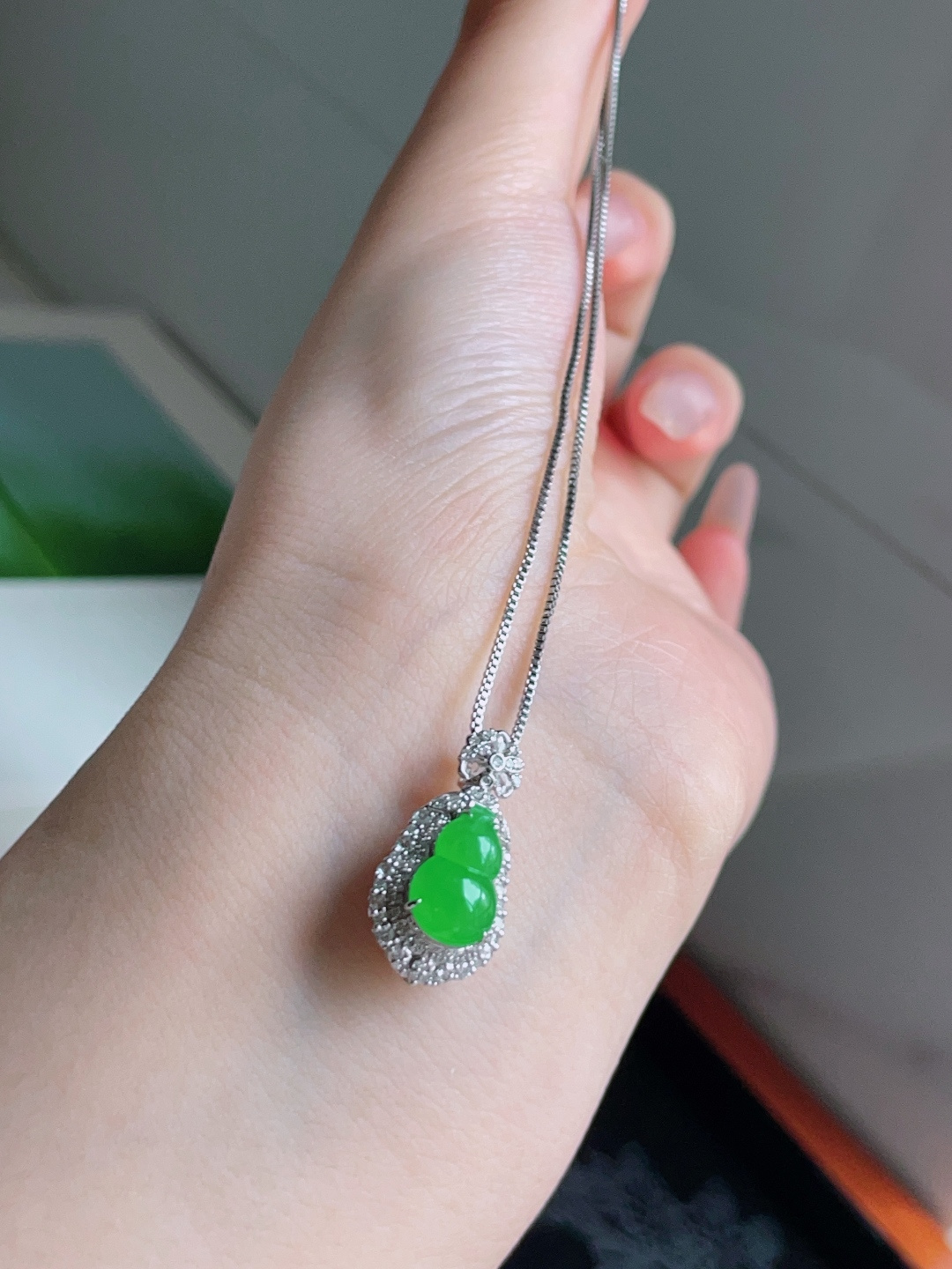 ️ 冰种阳绿葫芦 色泽鲜艳 种老水润 18k金镶嵌 整体 22.6/11.8/9.3 裸石 11.2/7.4