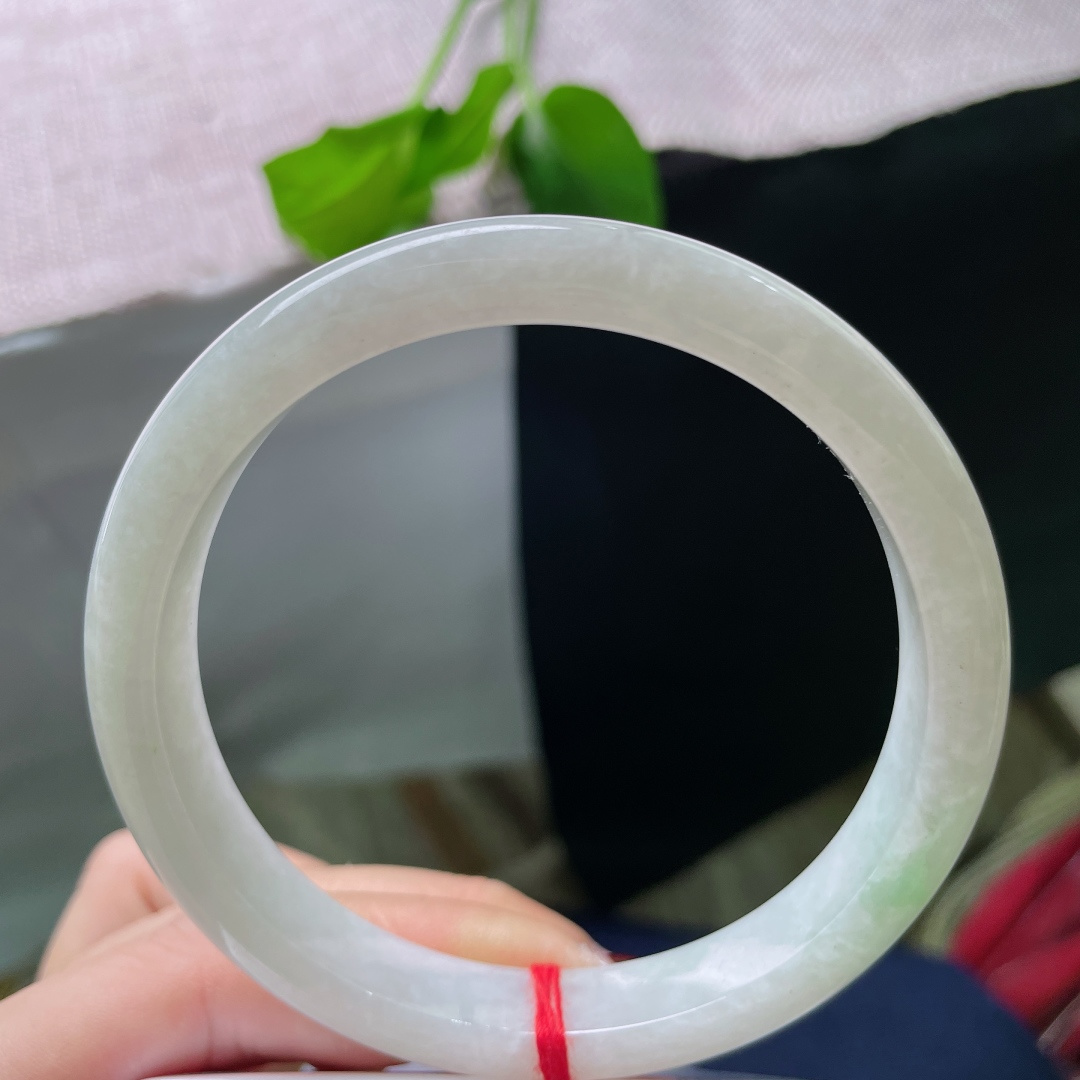 62.9/10.8/7.7白底青正圈，窄条，水润细腻，清新简约大方，无裂，ss51617a