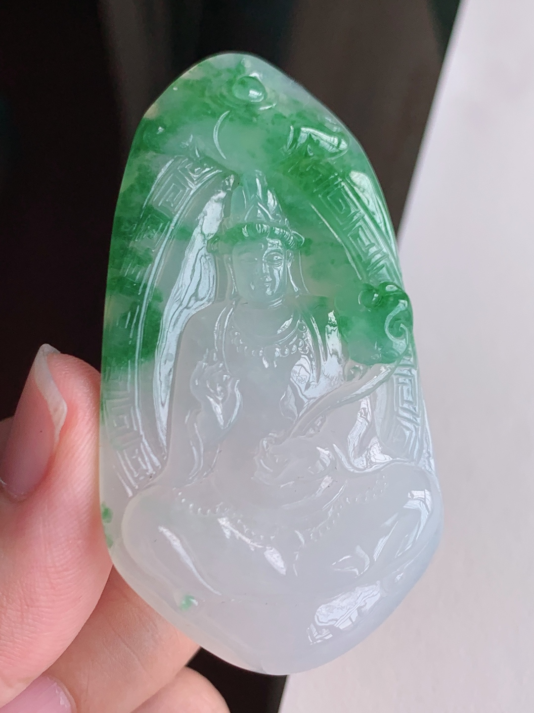 ️ 冰种绿观音，无裂翠绿品相好，裸石60.9-33.2-7.5，自然光拍摄