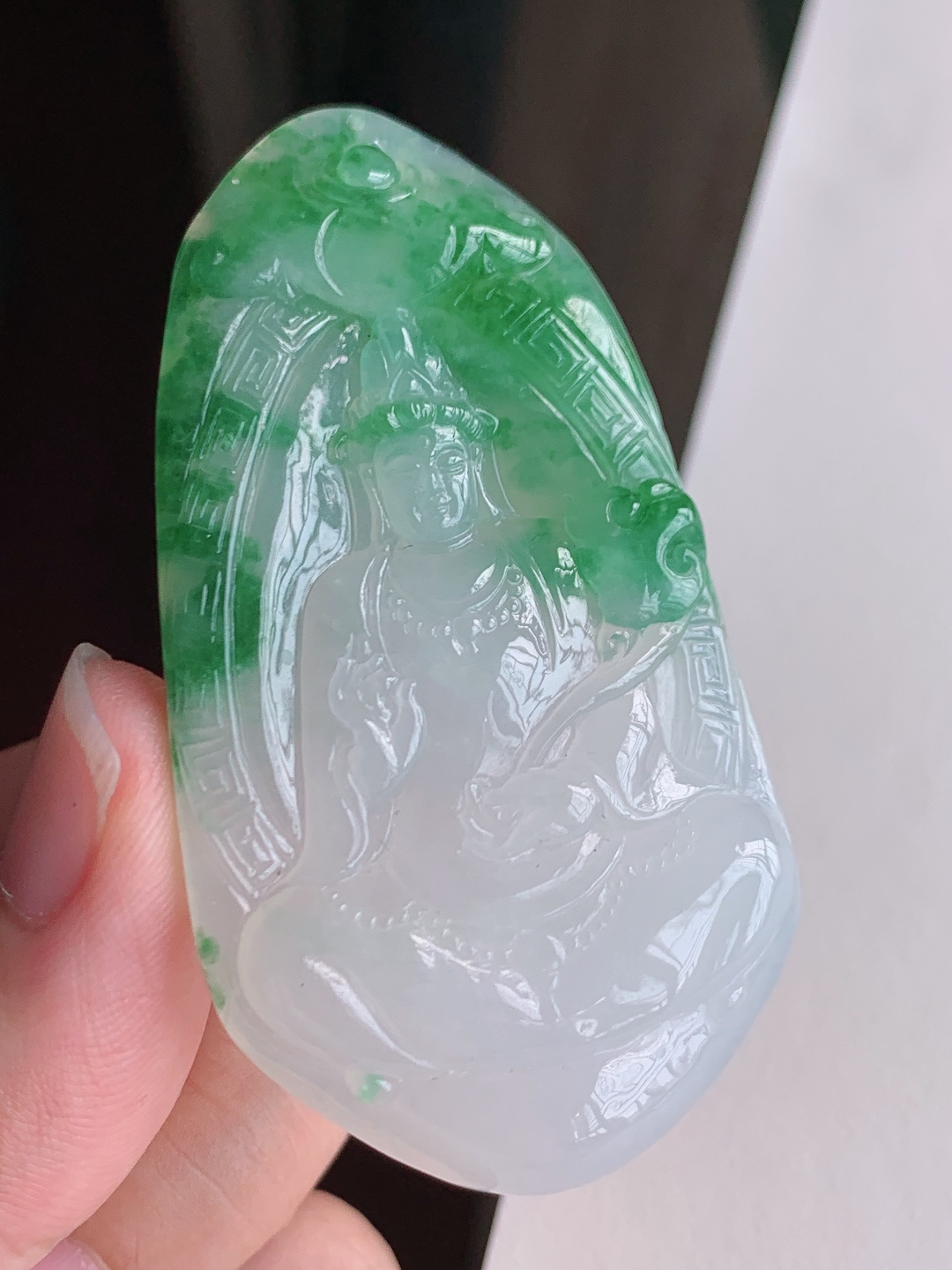 ️ 冰种绿观音，无裂翠绿品相好，裸石60.9-33.2-7.5，自然光拍摄