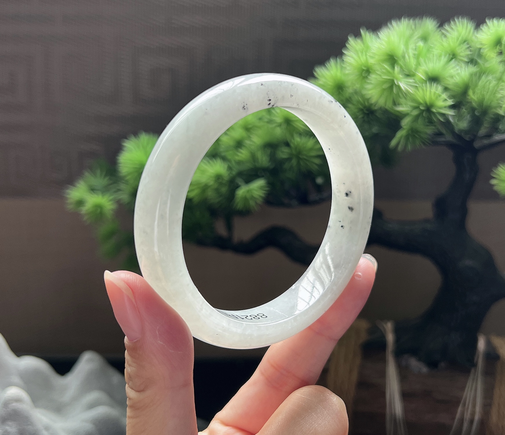 56圈口正圈飘乌鸡手镯