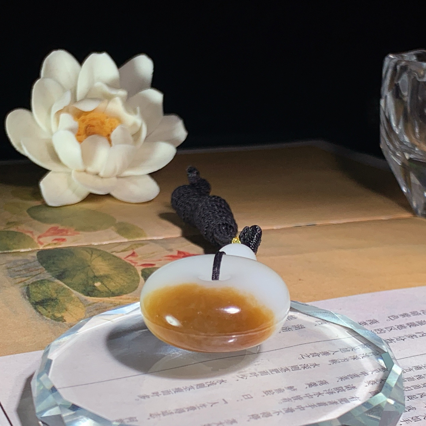 新疆和田玉且末糖平安扣挂件 尺寸27/12重20克！玉质细腻油润 底色纯净 脂粉好，品质好。lt260422