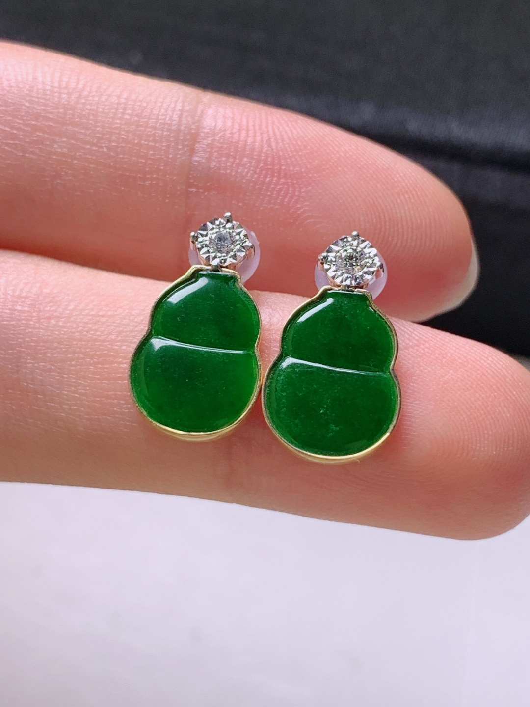 ️ 冰辣绿葫芦耳钉，无裂色辣，裸石12.1-9.2-1.9