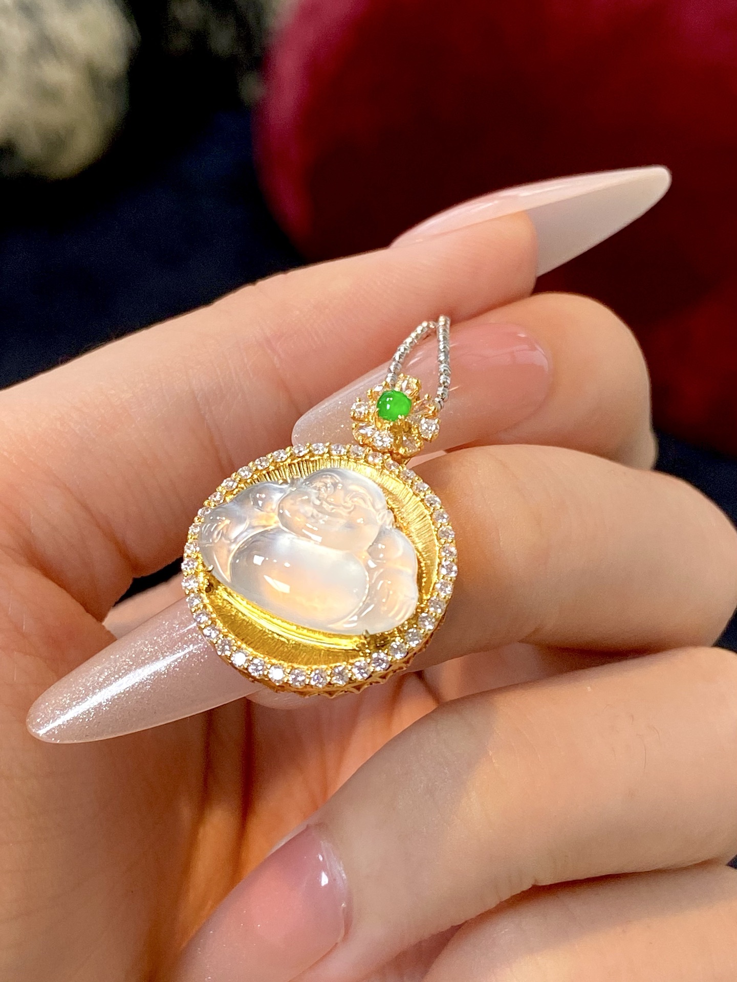 ️高冰种佛公吊坠，晶莹剔透的美，圆鼓鼓的肚子 福气满满，手工拉丝盘更突出质感，和佛公慈爱大度的气质