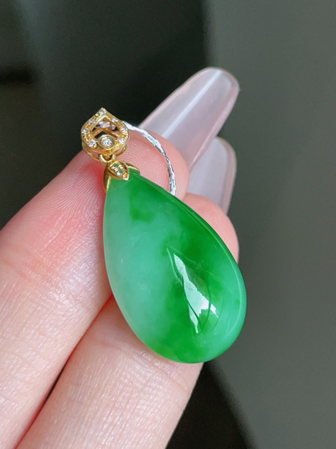 ️ 冰绿水滴，色泽鲜艳 种老水润 18k金镶嵌，尺寸 30.3/14.2/8.1，ss50182a