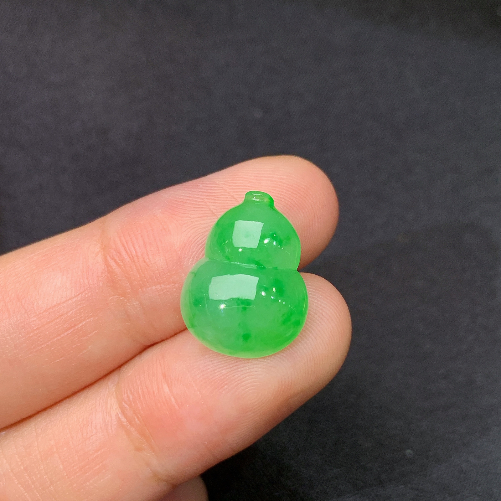 冰阳绿葫芦，镶嵌佳品，冰润色阳，种水足，Fuy 尺寸15.6*11.8*4.5