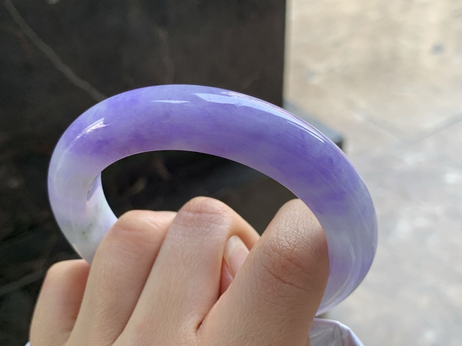 58.5-12.9-11

紫罗兰手镯^_^颜色鲜艳 玉质温润