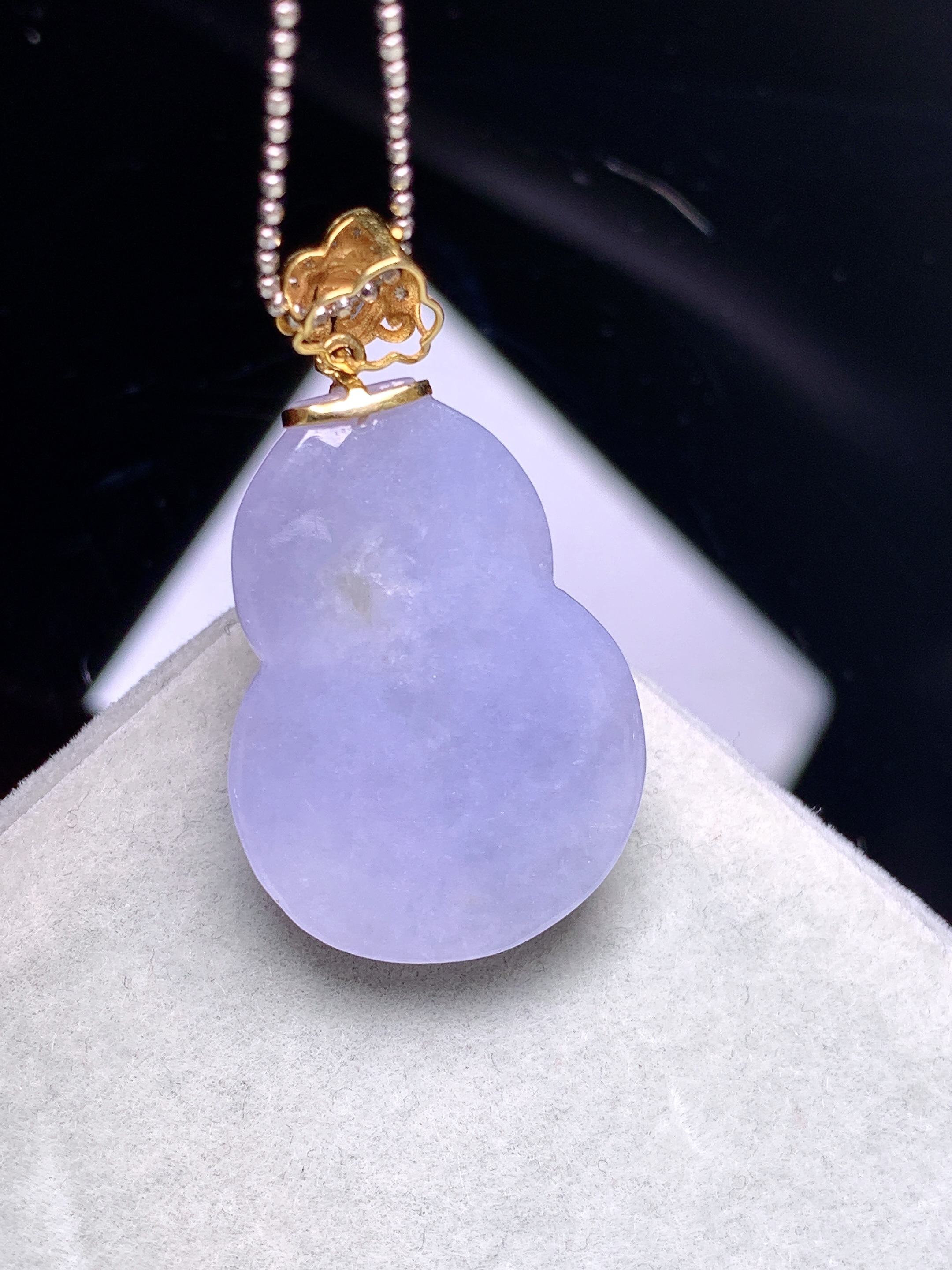 18k金镶嵌紫罗兰葫芦吊坠 玉质细腻 色泽艳丽清新 水润亮眼 整体尺寸32.3*18*8.5L4
