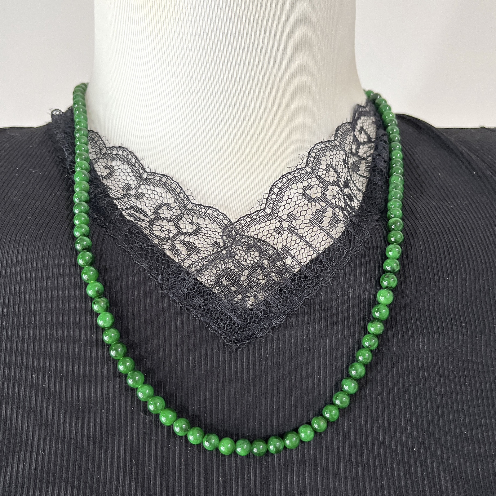 缅甸天然翡翠A货，卡5水润辣绿圆珠项链手链，尺寸：5mm/98颗，长度515mm，重量：23.28g